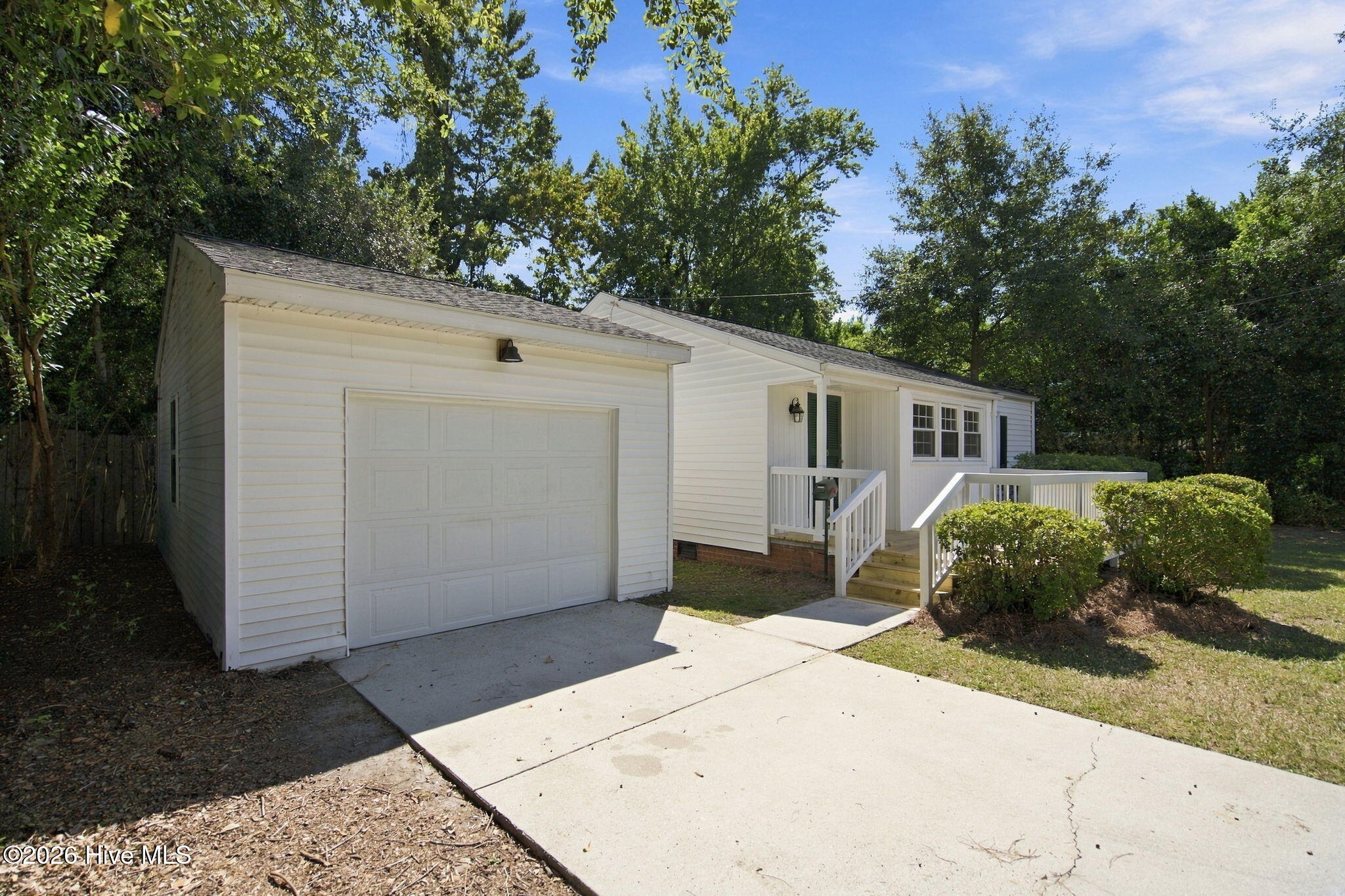 805 Rosemont Avenue Property Photo 33