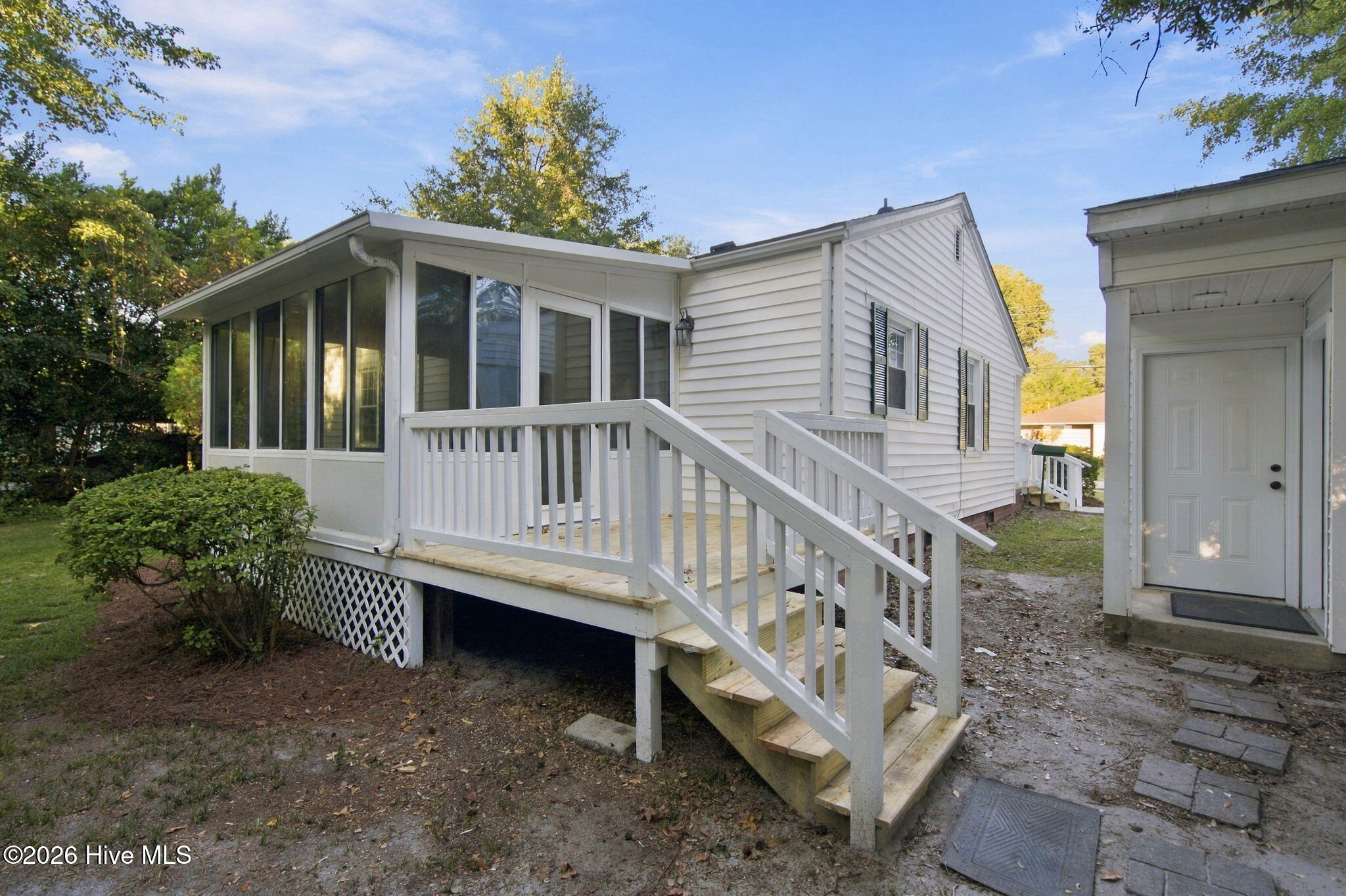 805 Rosemont Avenue Property Photo 38