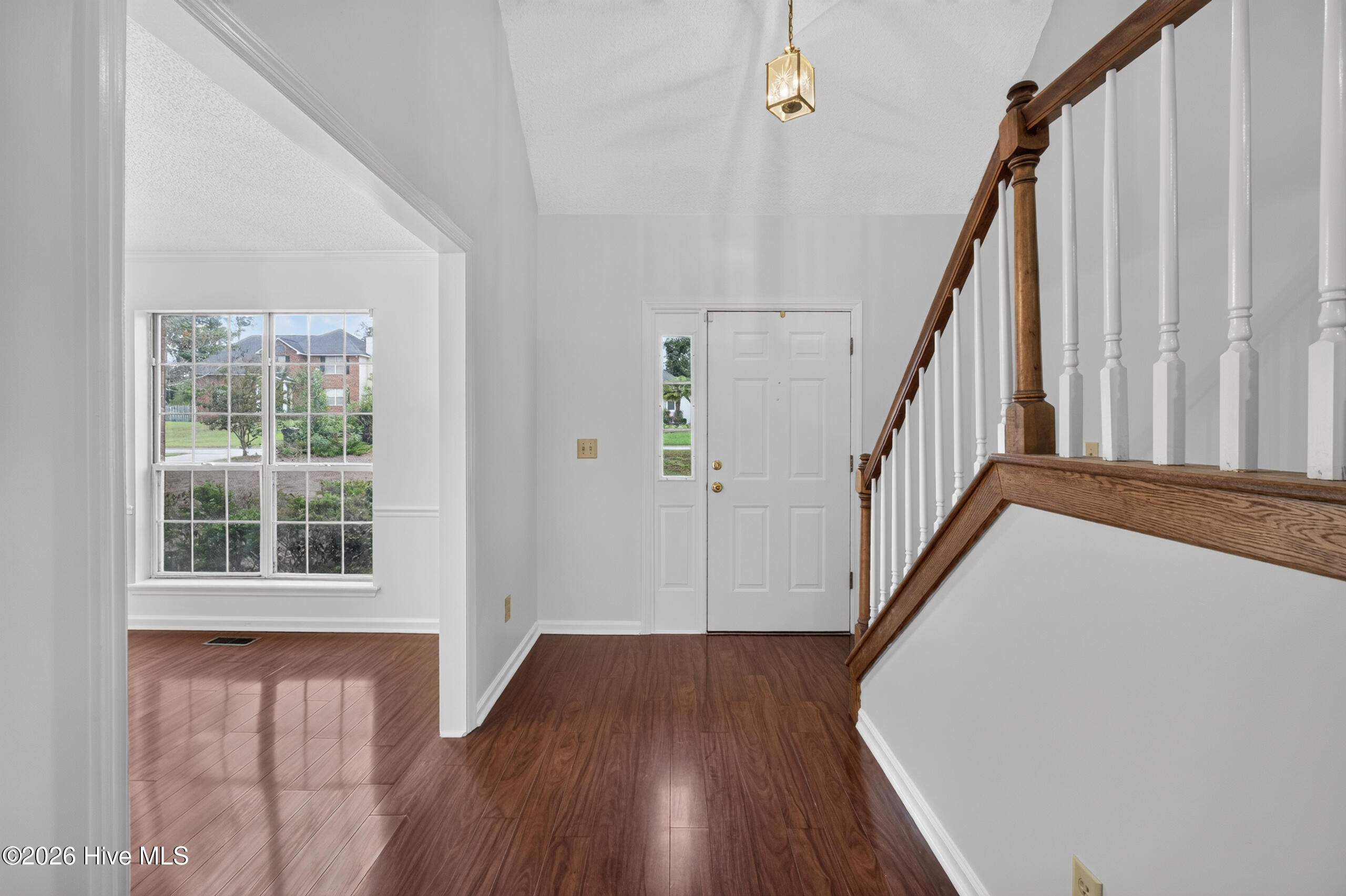 3042 Maplewood Drive Property Photo 8