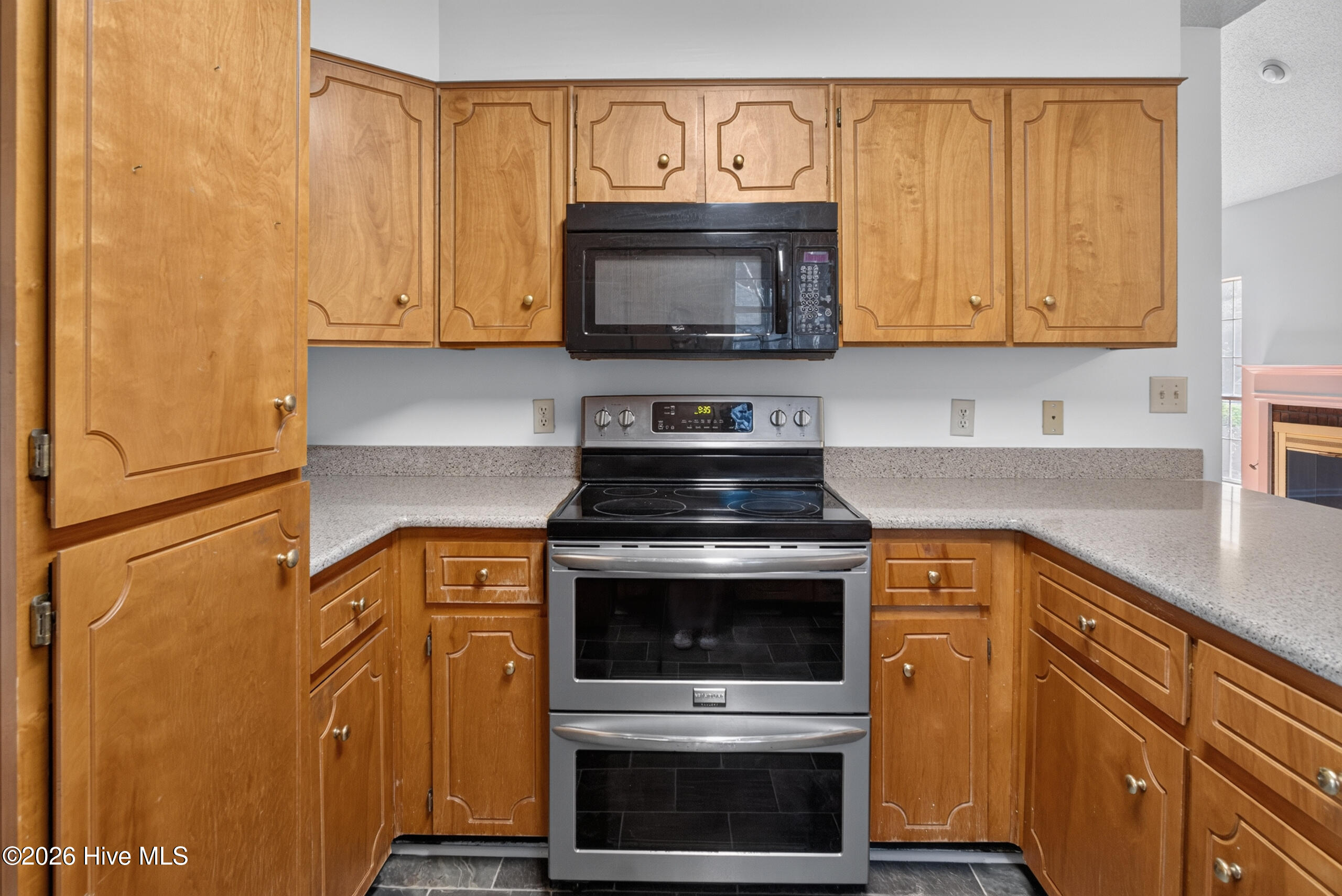 3042 Maplewood Drive Property Photo 13