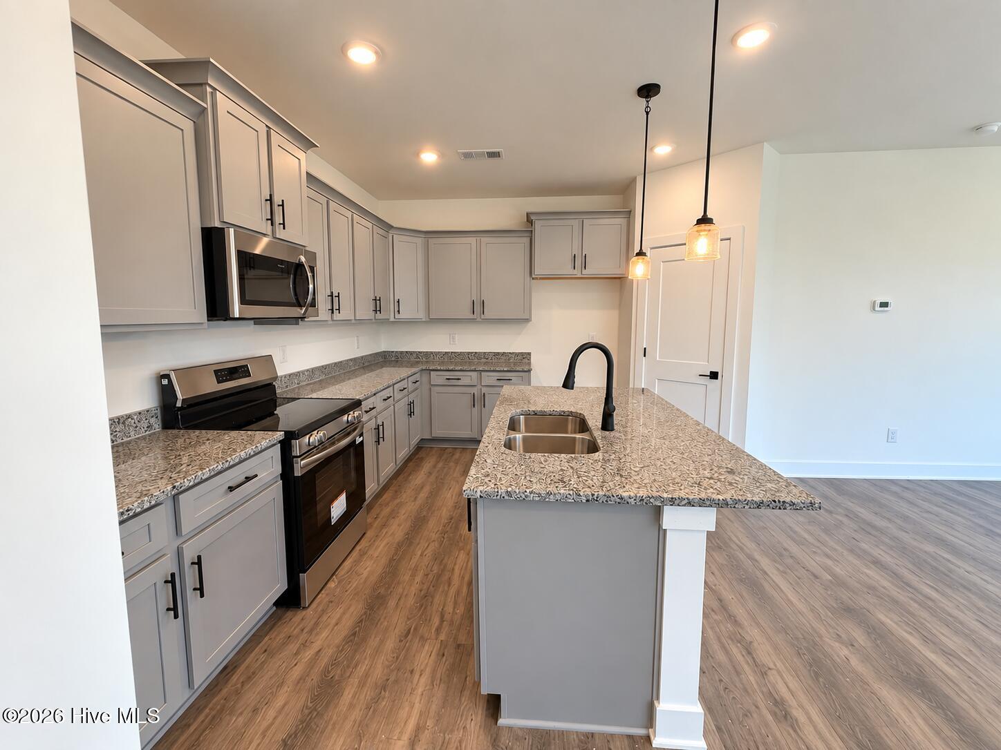 2010 Tharrington Way Property Photo 12