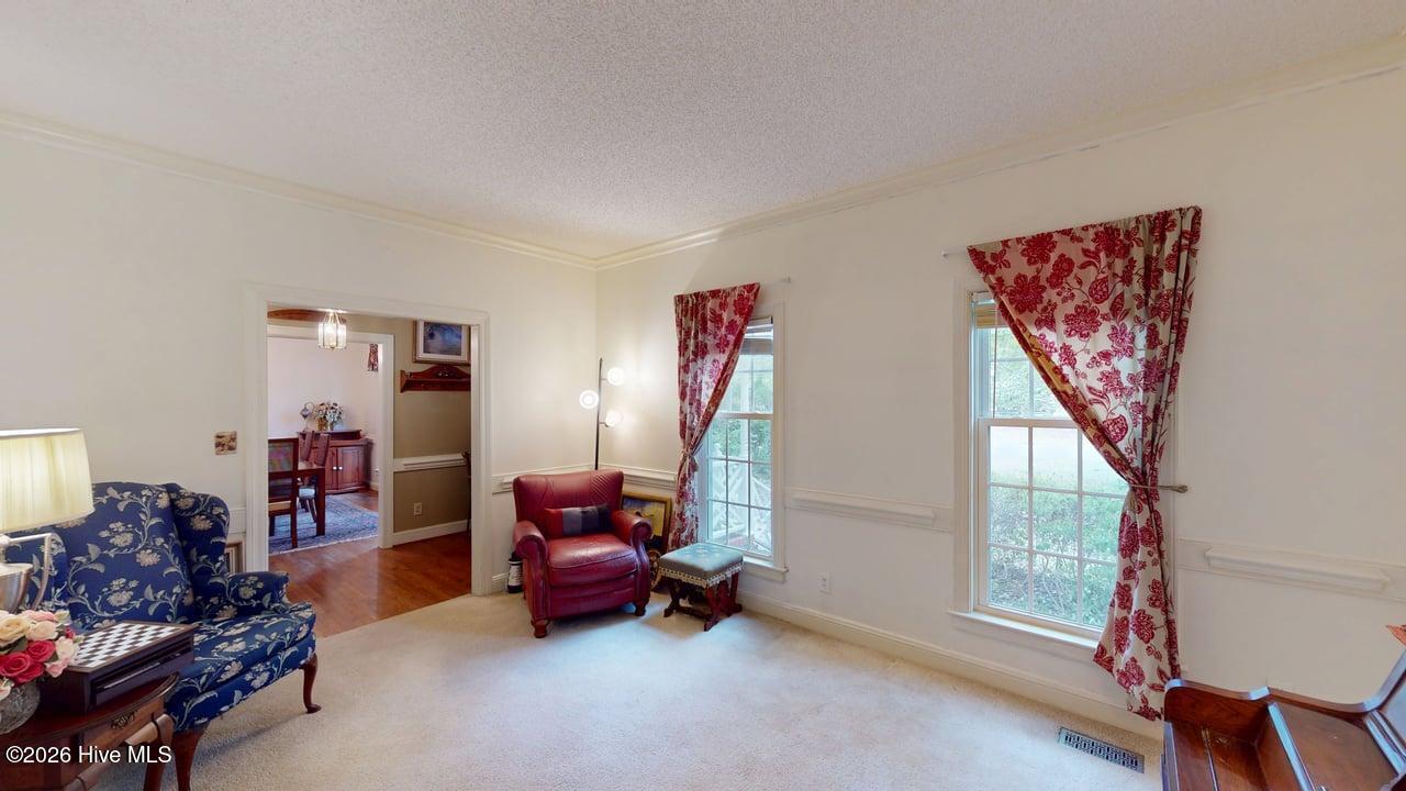 154 S Marion Drive Property Photo 6