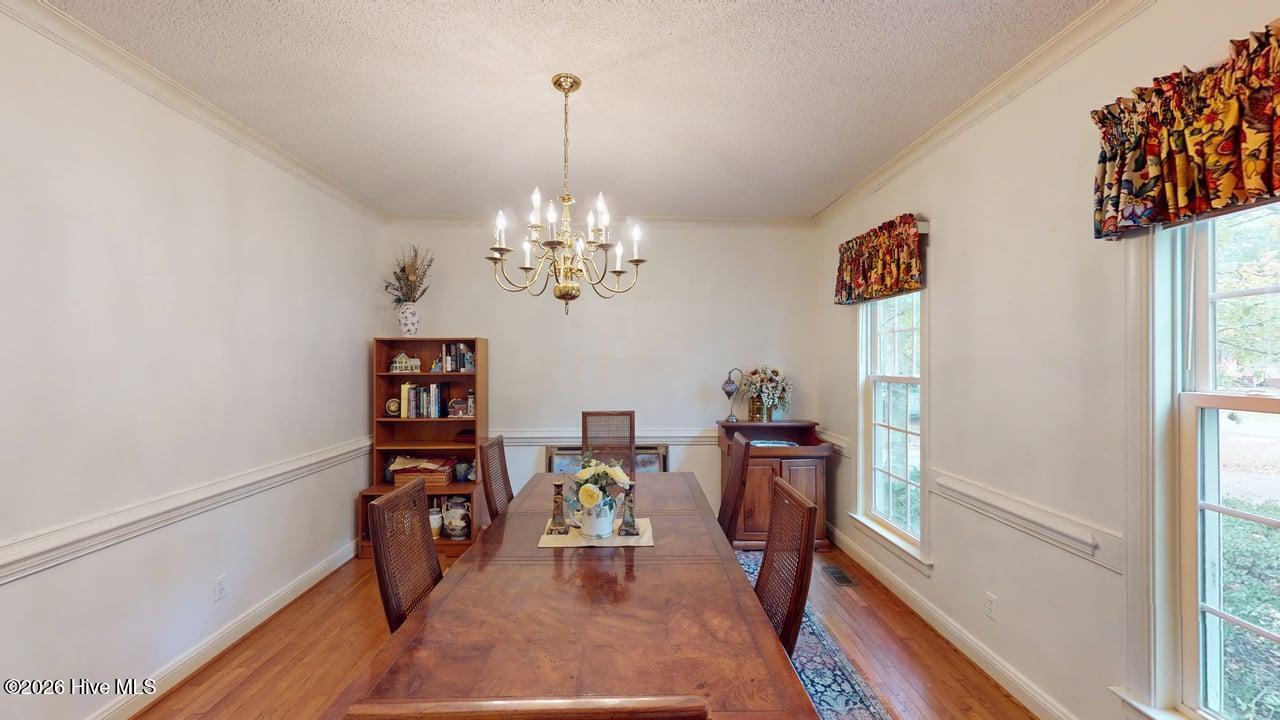 154 S Marion Drive Property Photo 7