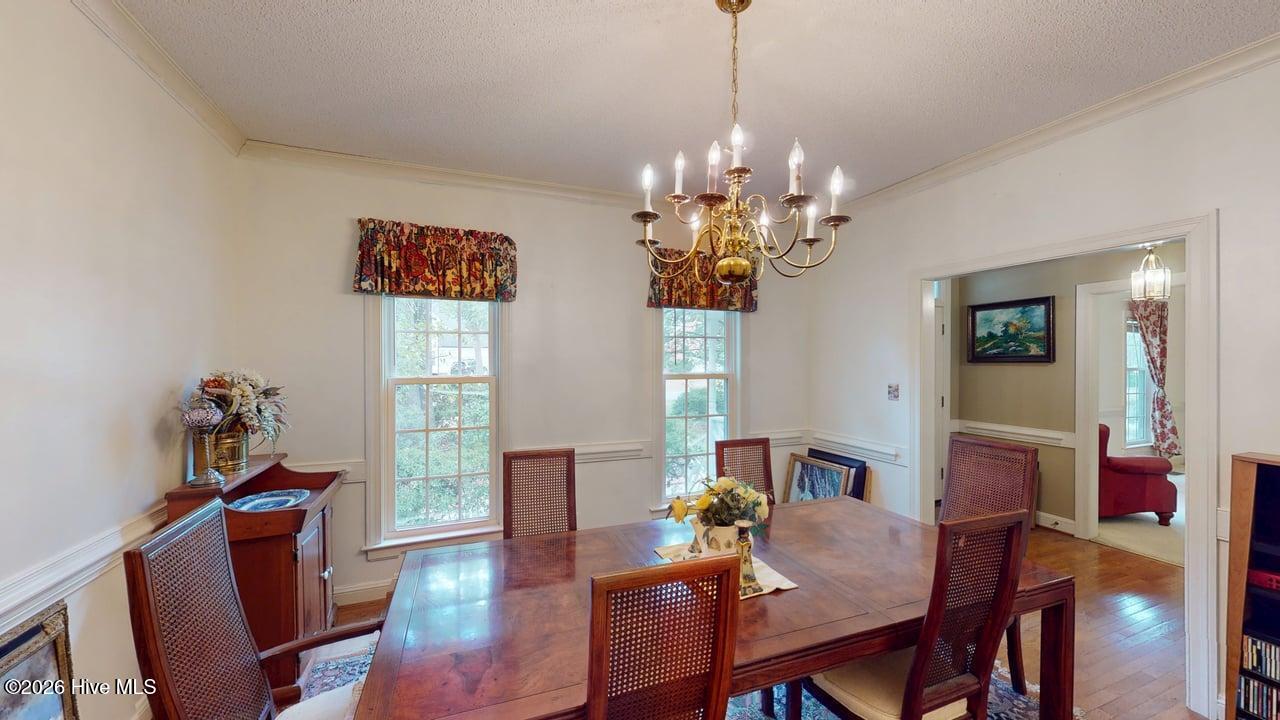 154 S Marion Drive Property Photo 9