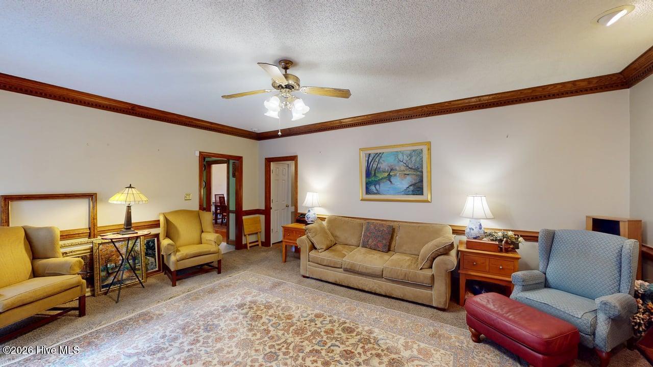 154 S Marion Drive Property Photo 13