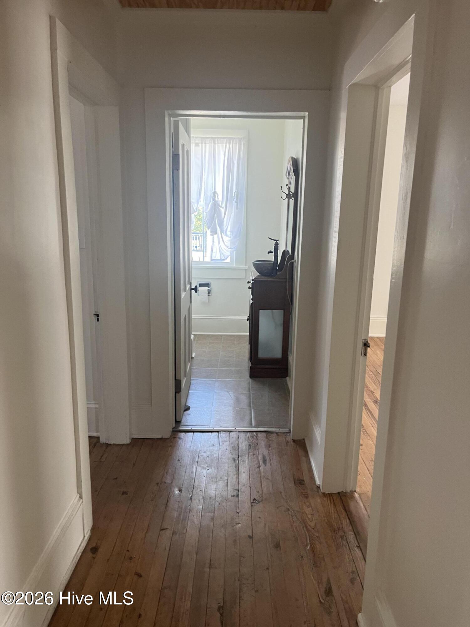 122 W 5th Street Property Photo 15