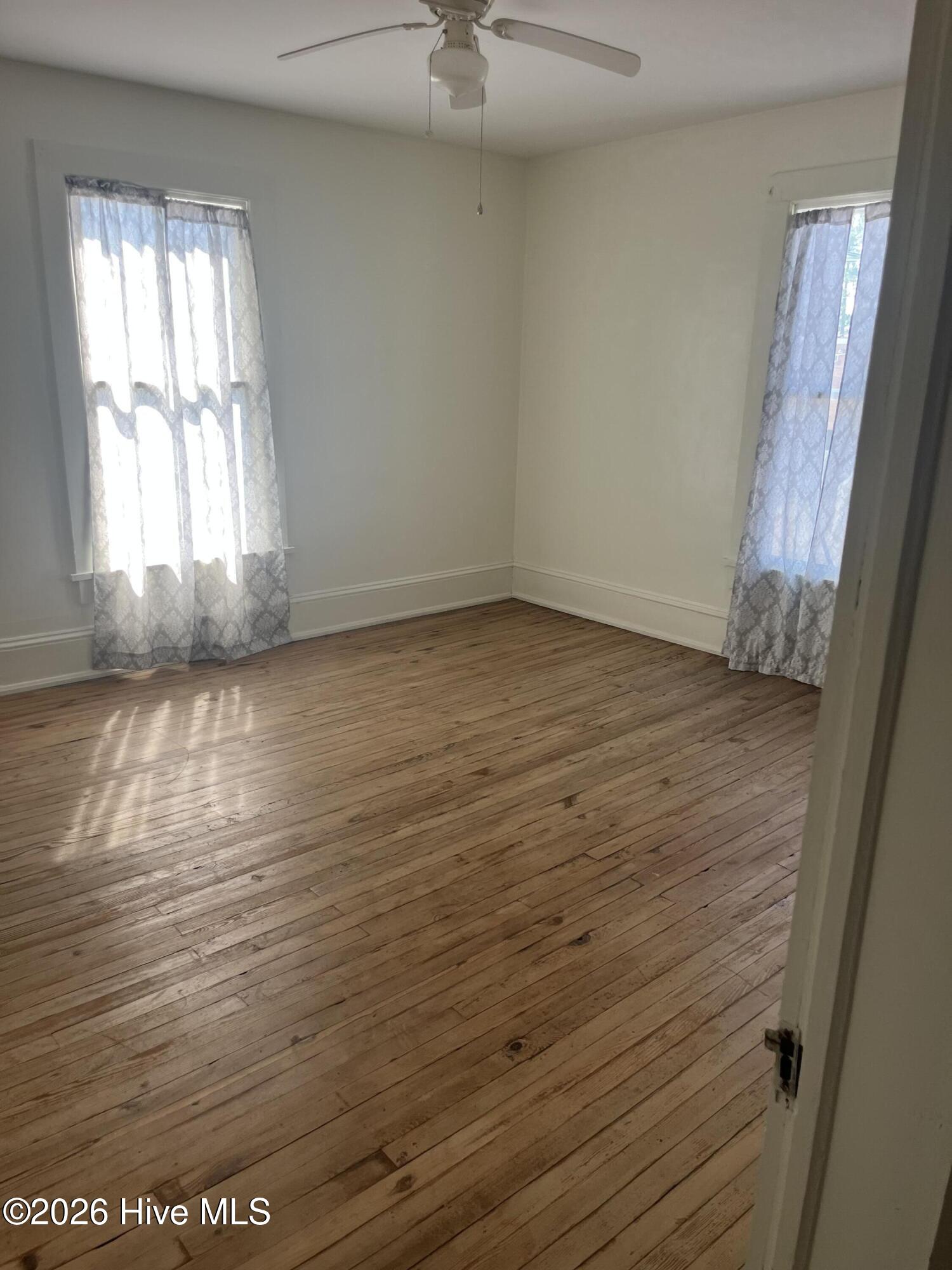 122 W 5th Street Property Photo 17