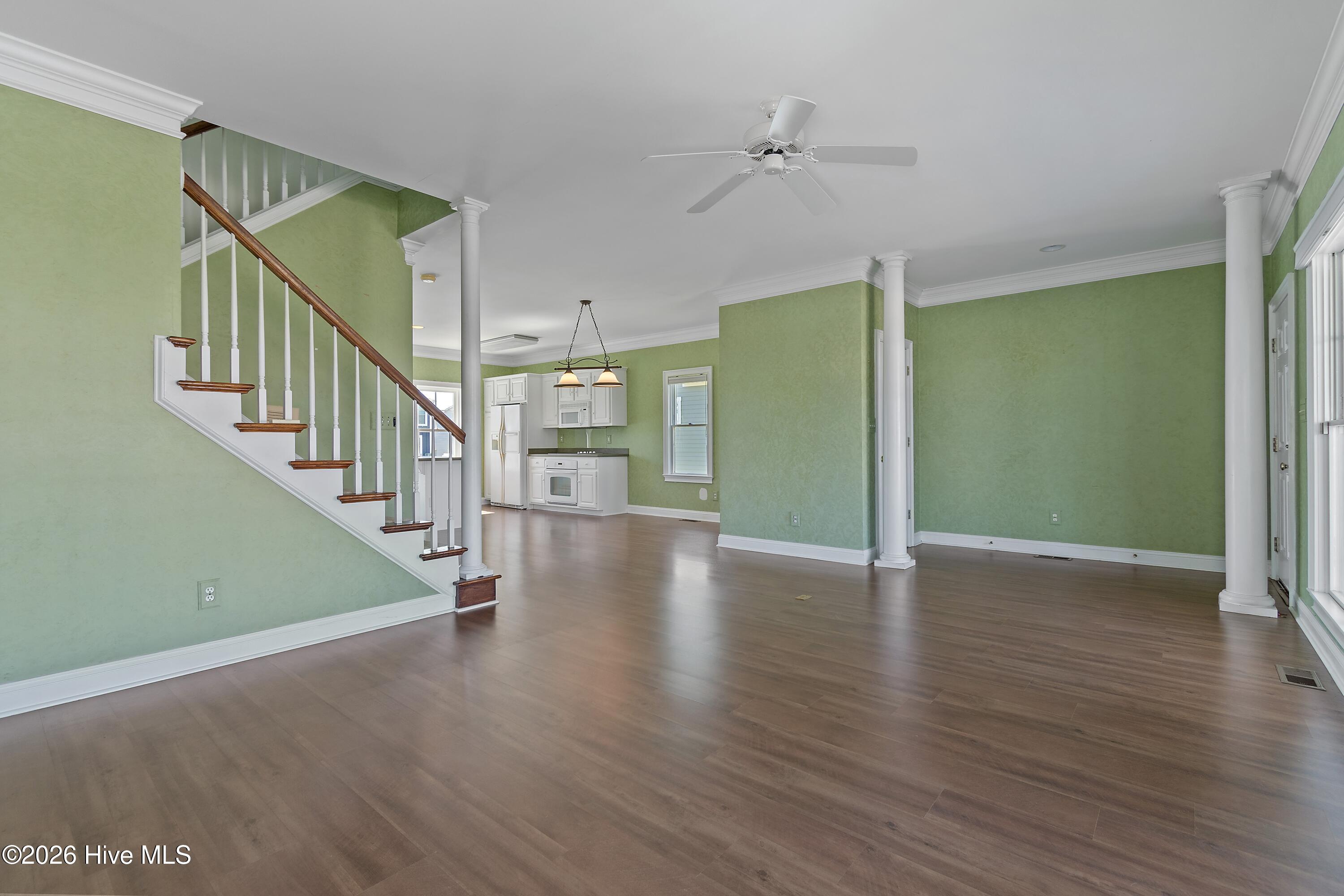 158 Brunswick Avenue E Property Photo 11