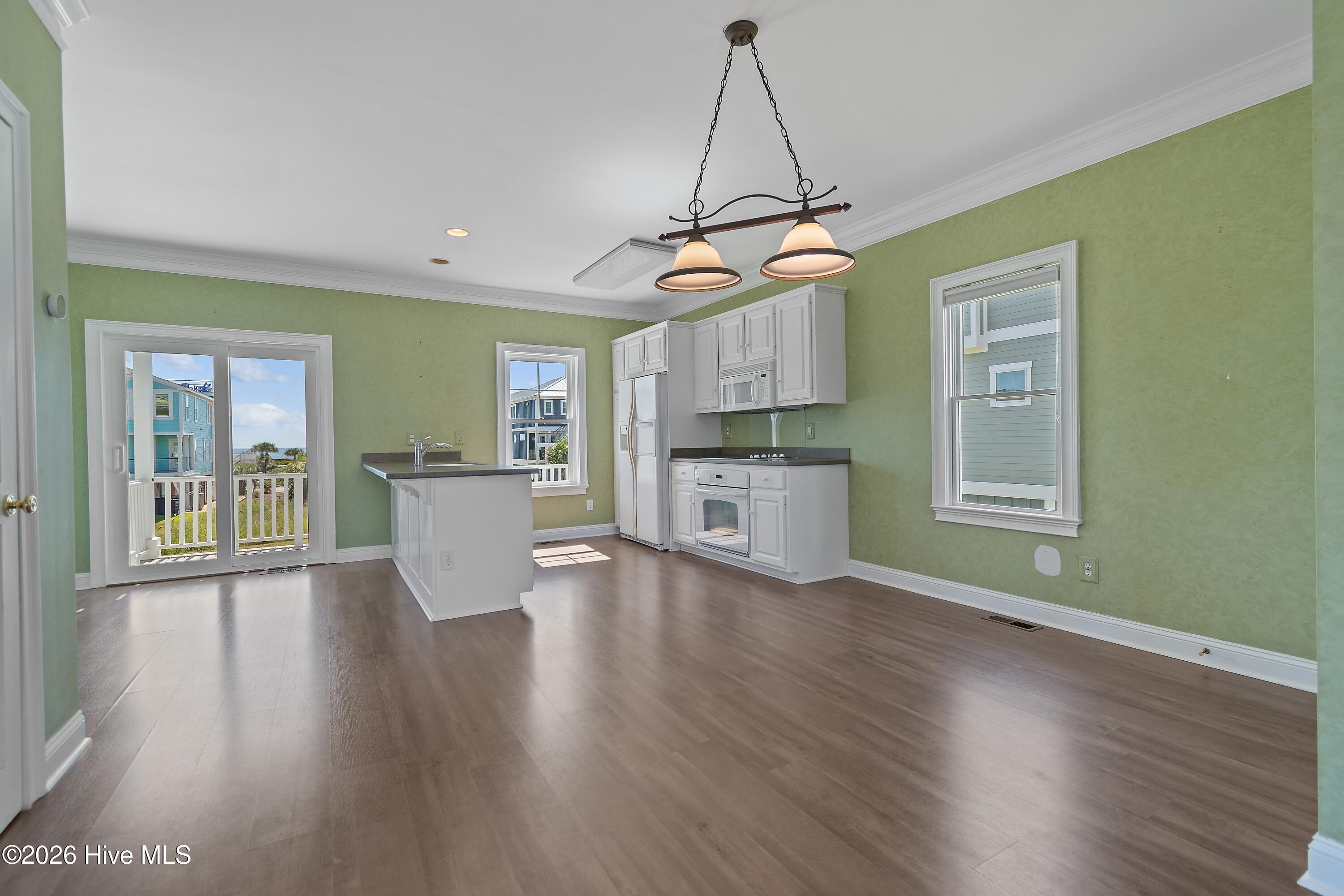 158 Brunswick Avenue E Property Photo 14