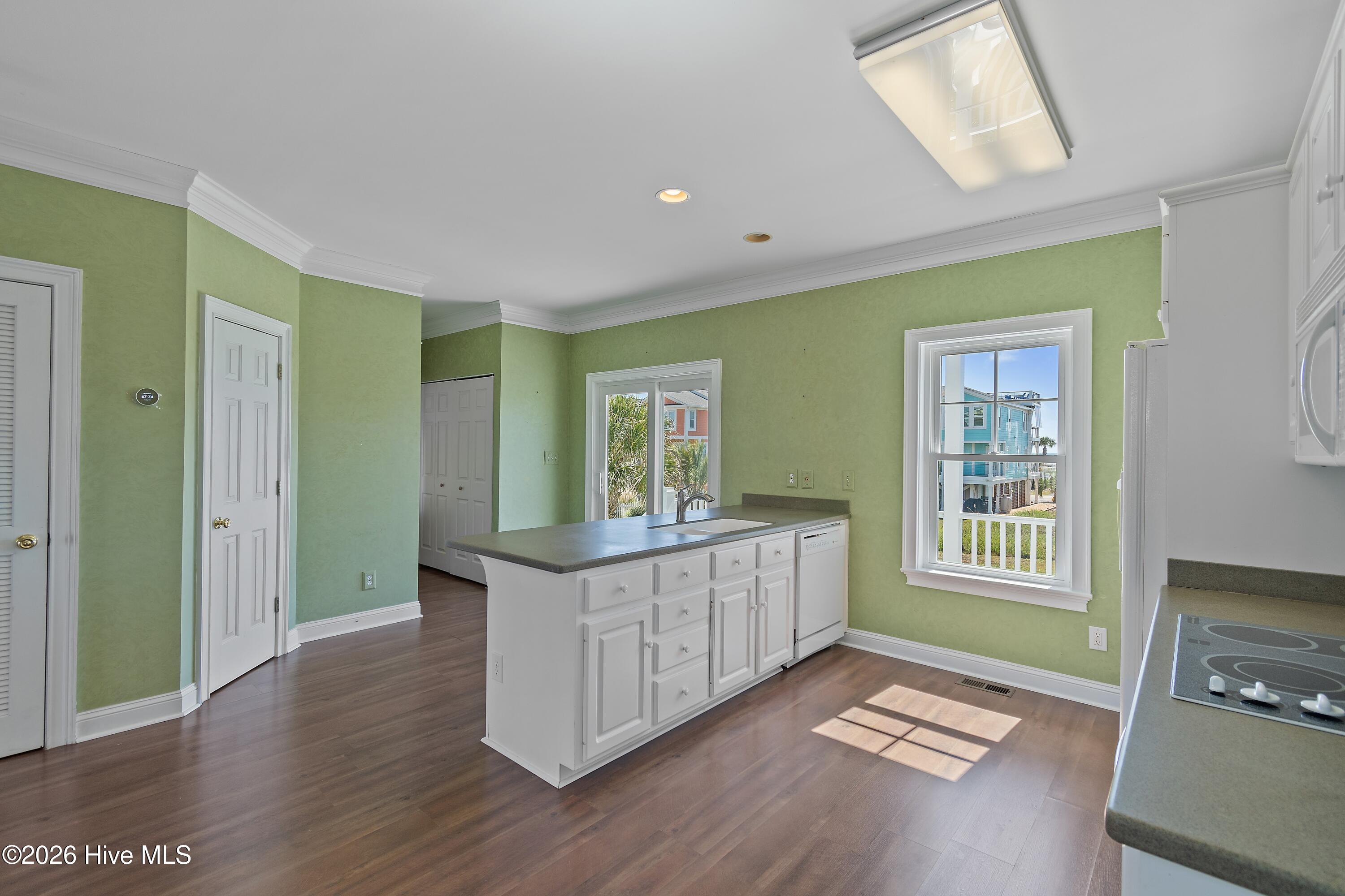 158 Brunswick Avenue E Property Photo 17