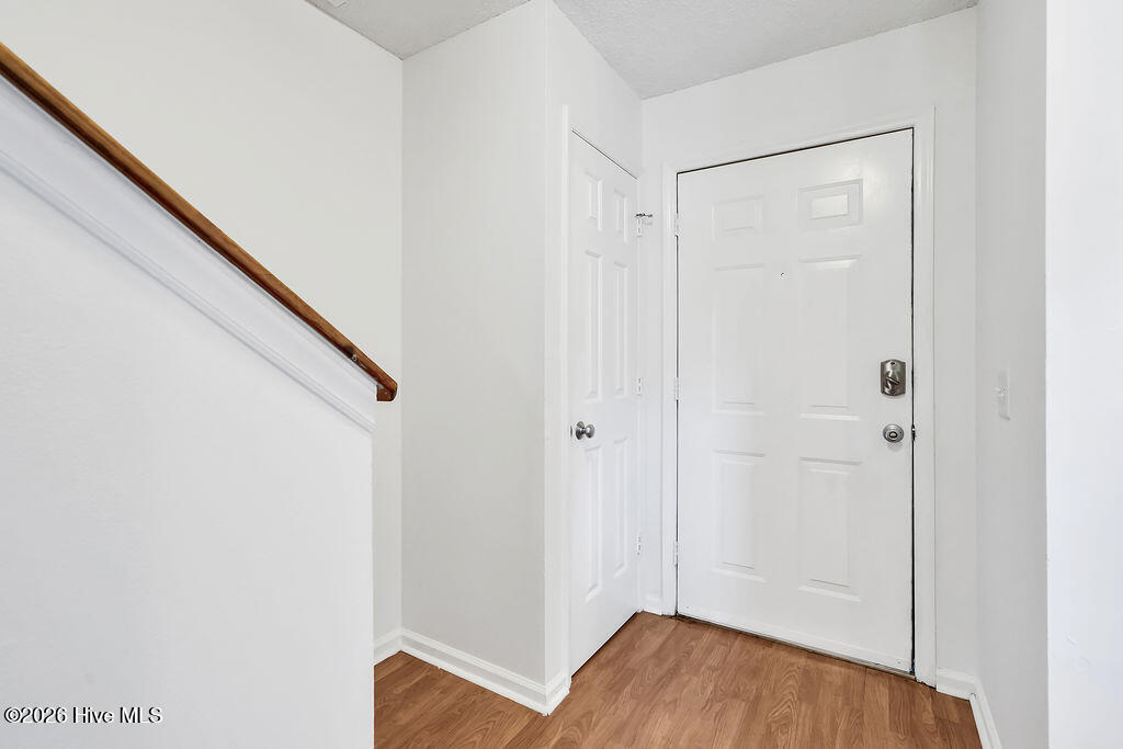 106 Lullwater Drive Unit B Property Photo 8