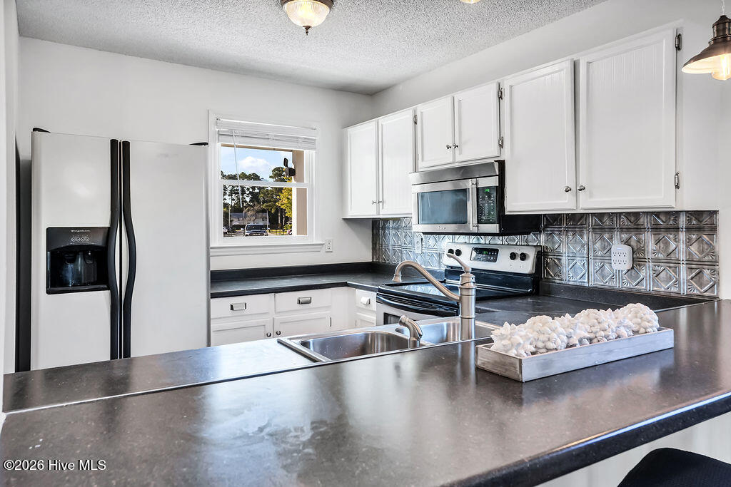 106 Lullwater Drive Unit B Property Photo 11