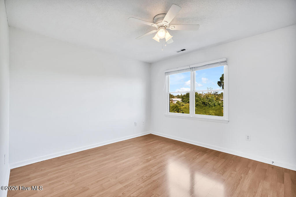 106 Lullwater Drive Unit B Property Photo 25