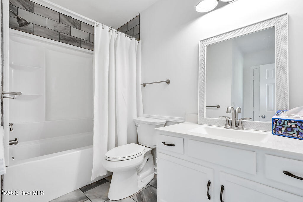 106 Lullwater Drive Unit B Property Photo 28