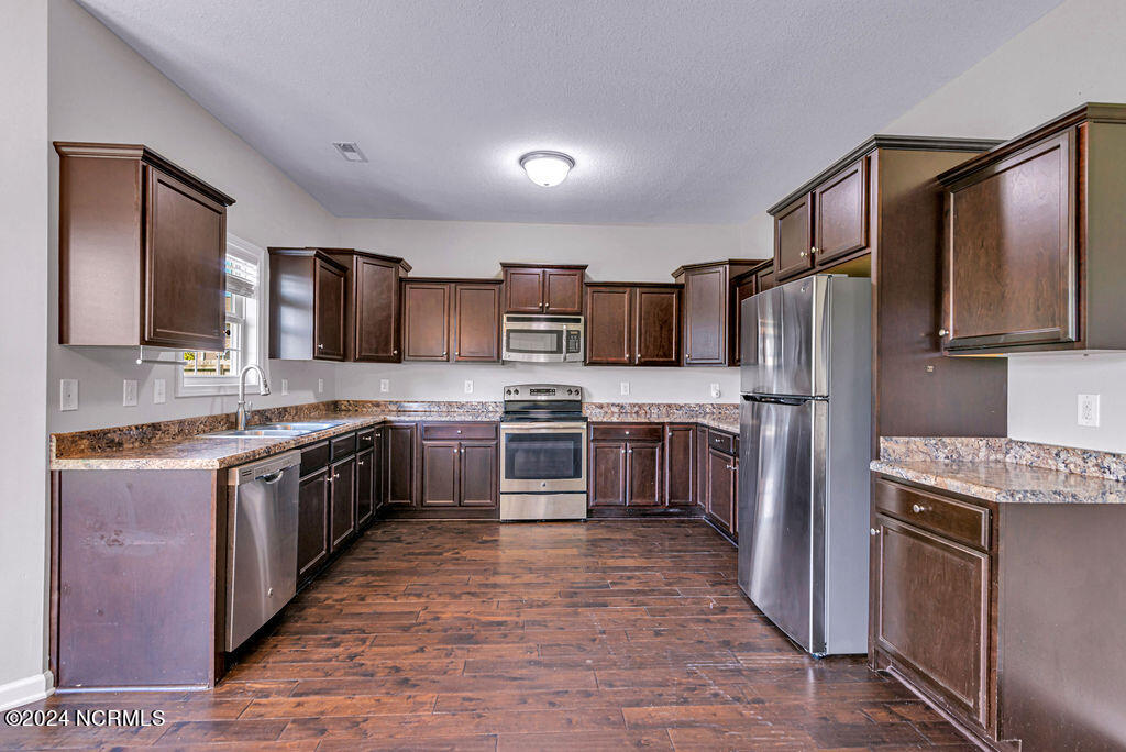 402 Derrick Drive Property Photo 13