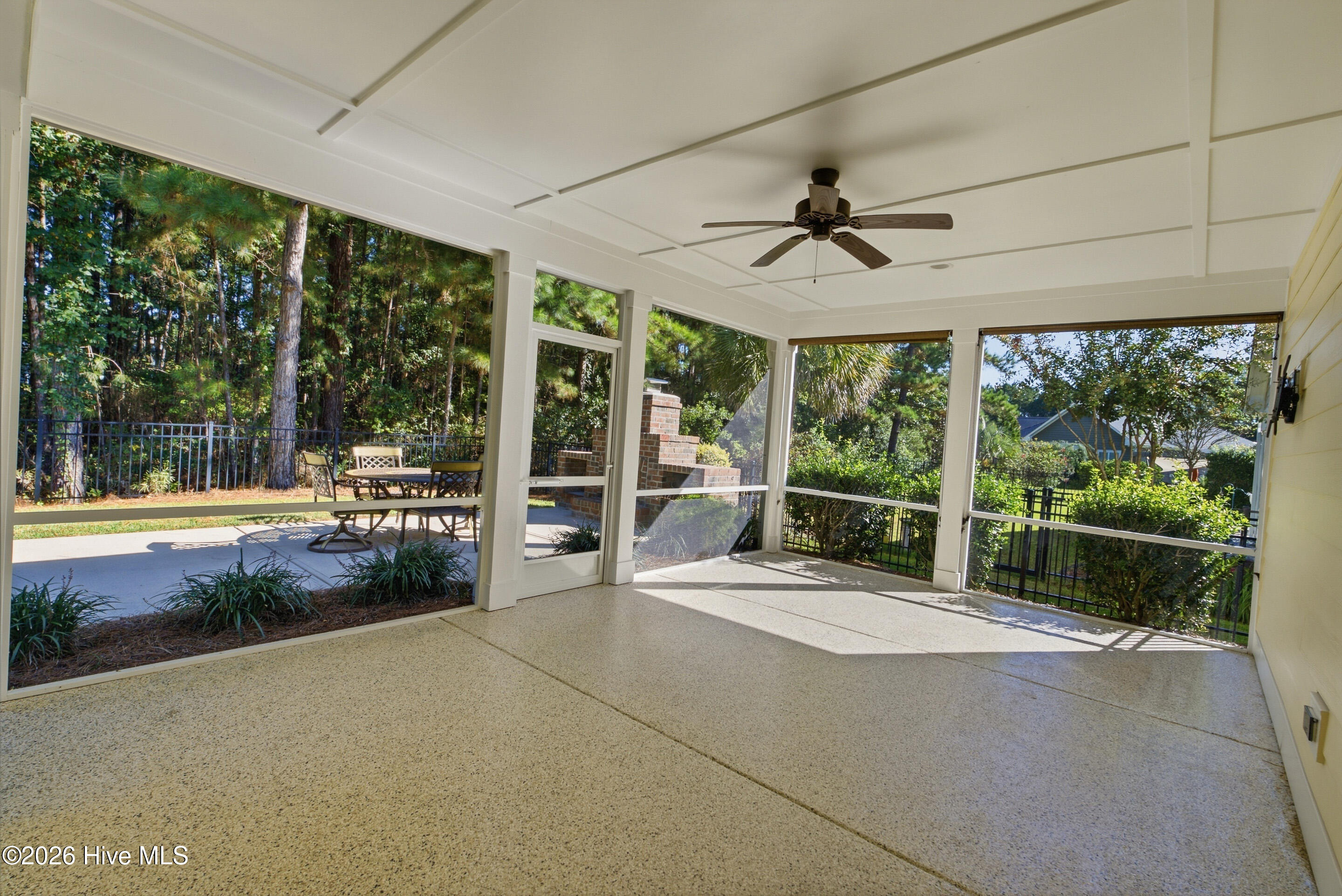 2153 Forest View Circle Property Photo 16