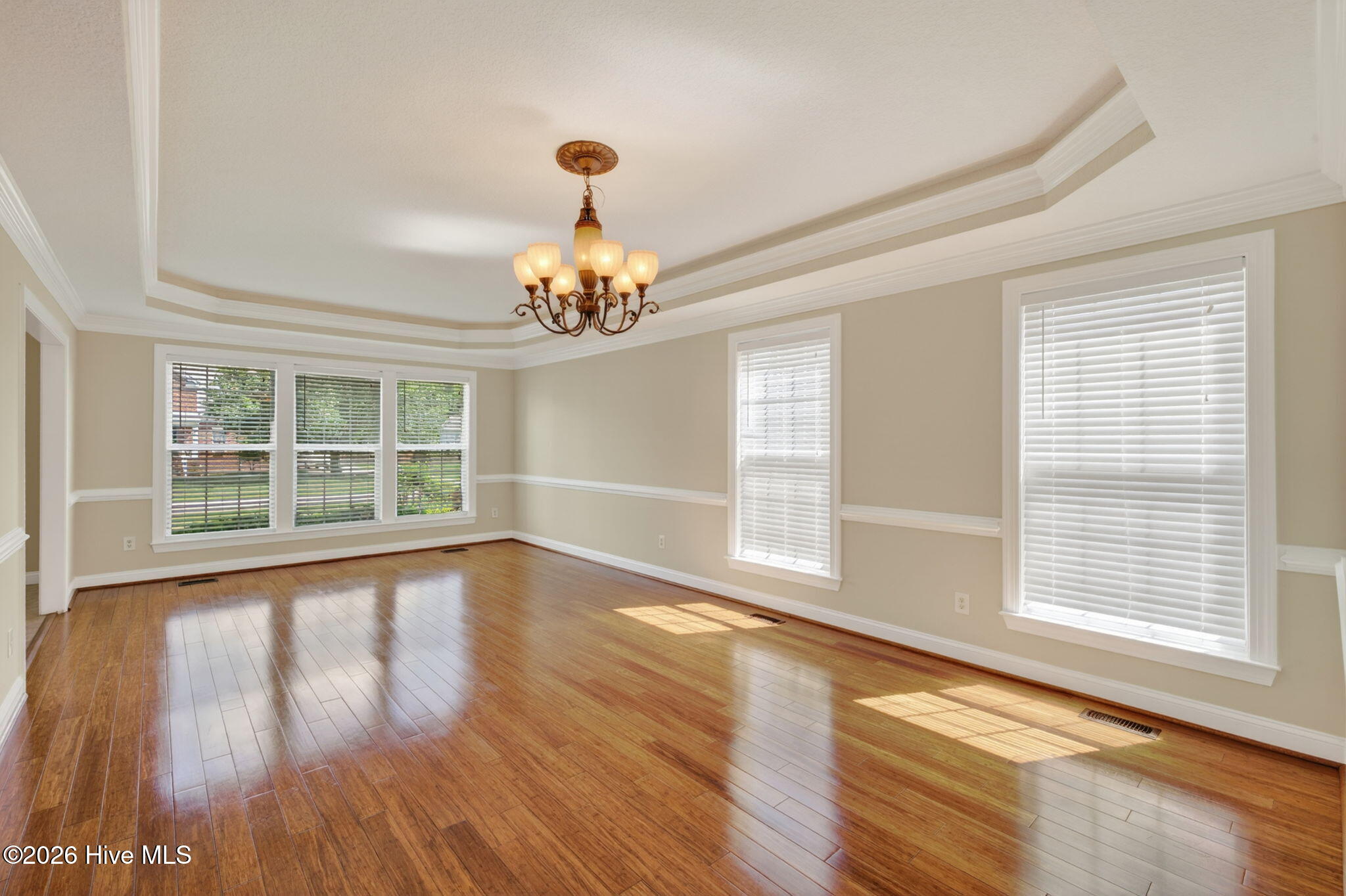 320 Green View Road Property Photo 11