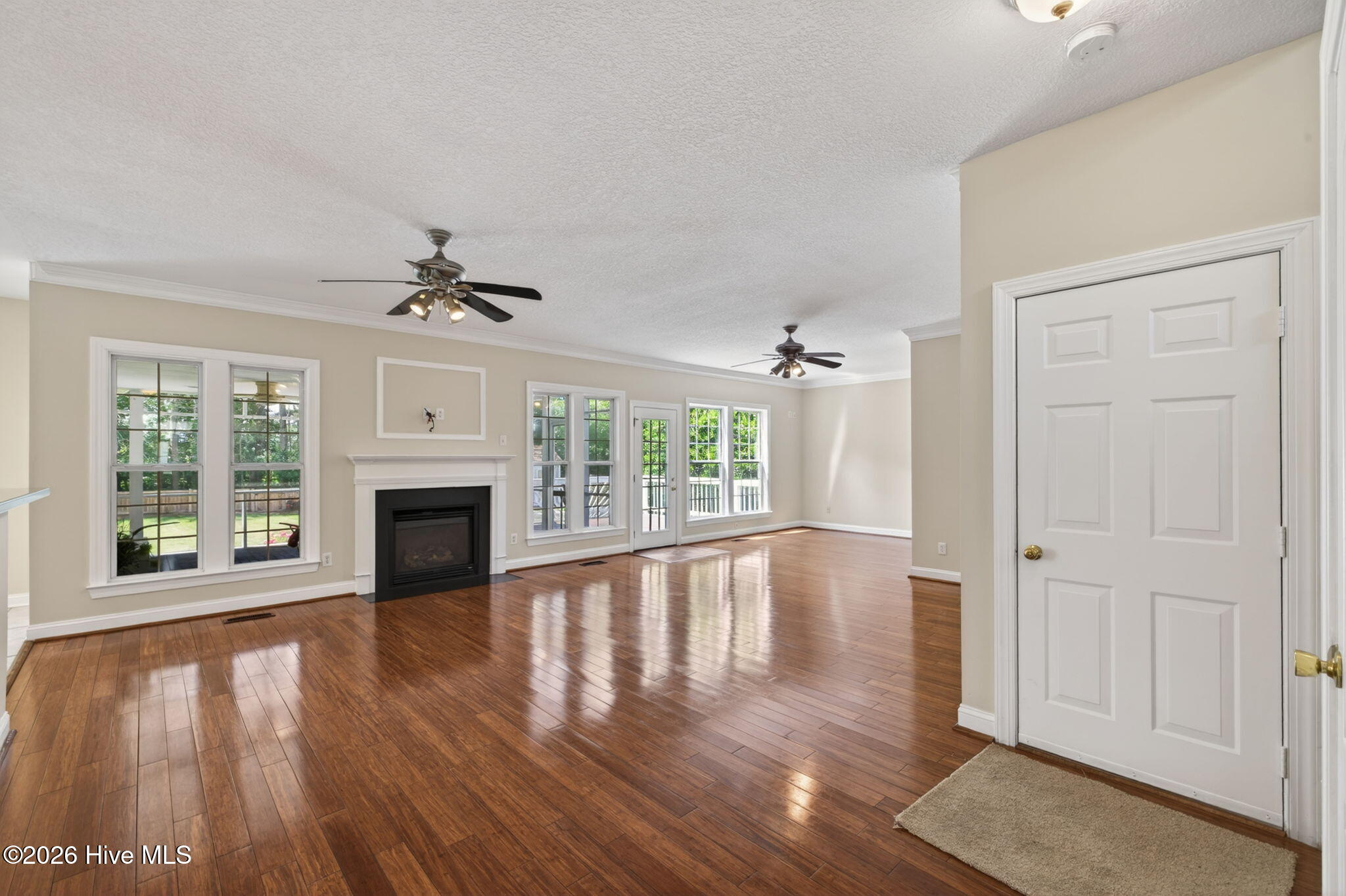 320 Green View Road Property Photo 13