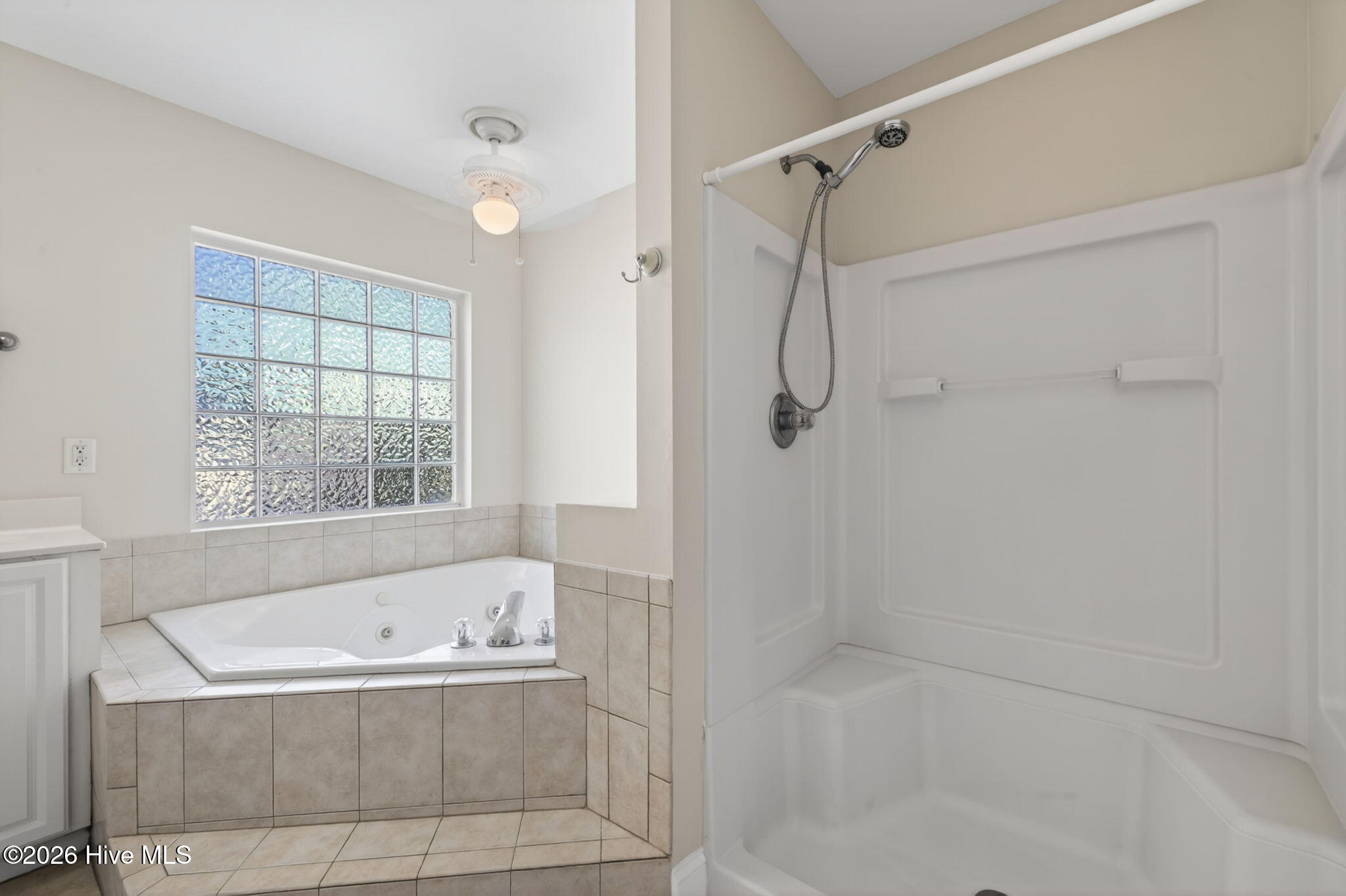 320 Green View Road Property Photo 27