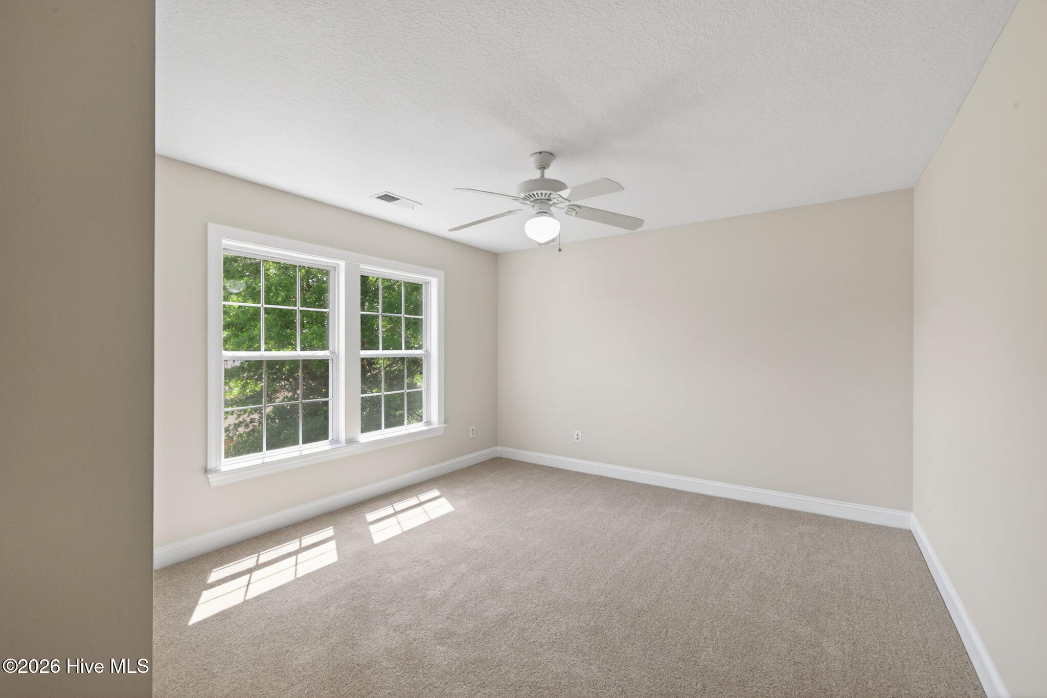 320 Green View Road Property Photo 28
