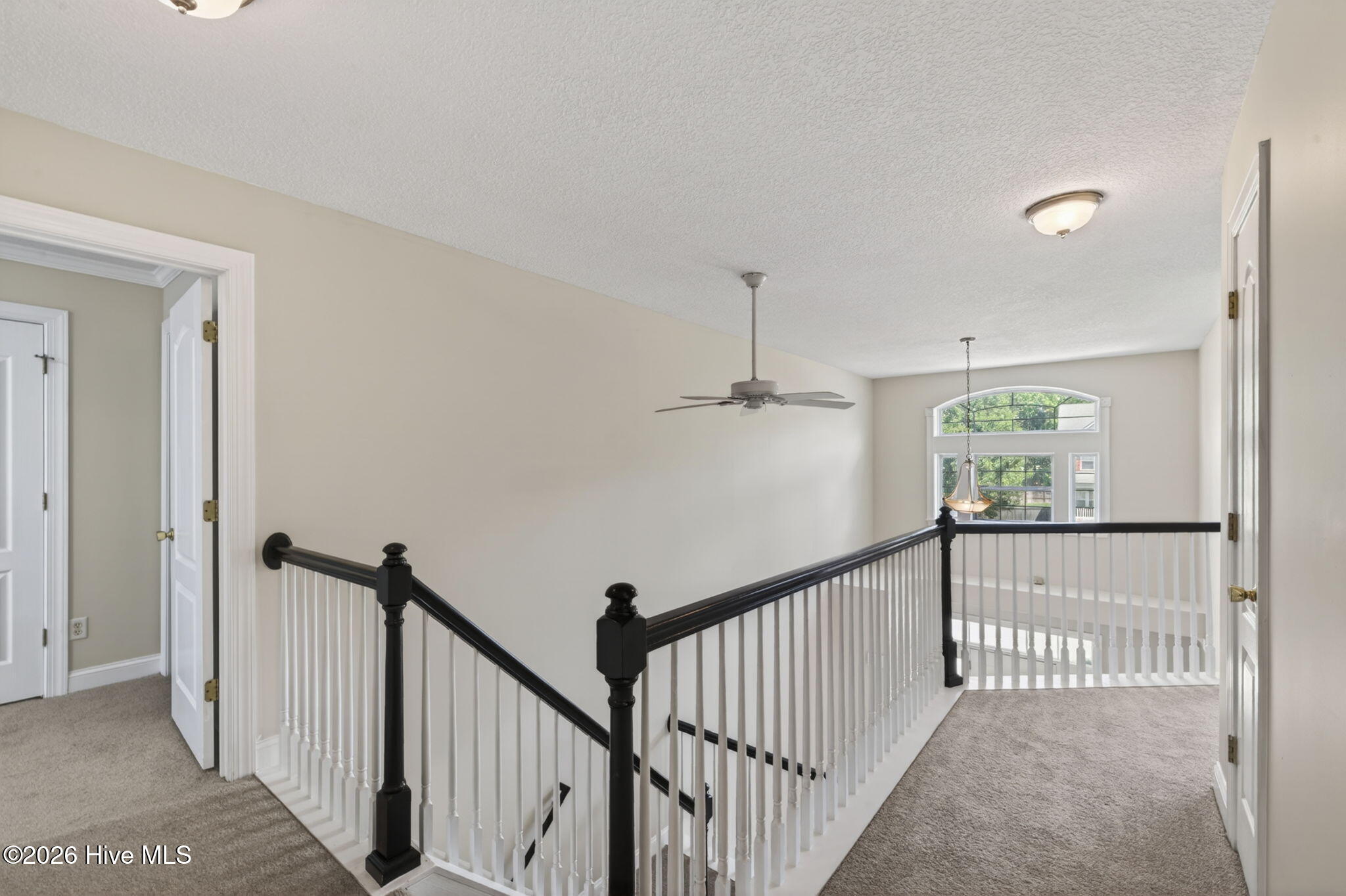 320 Green View Road Property Photo 32