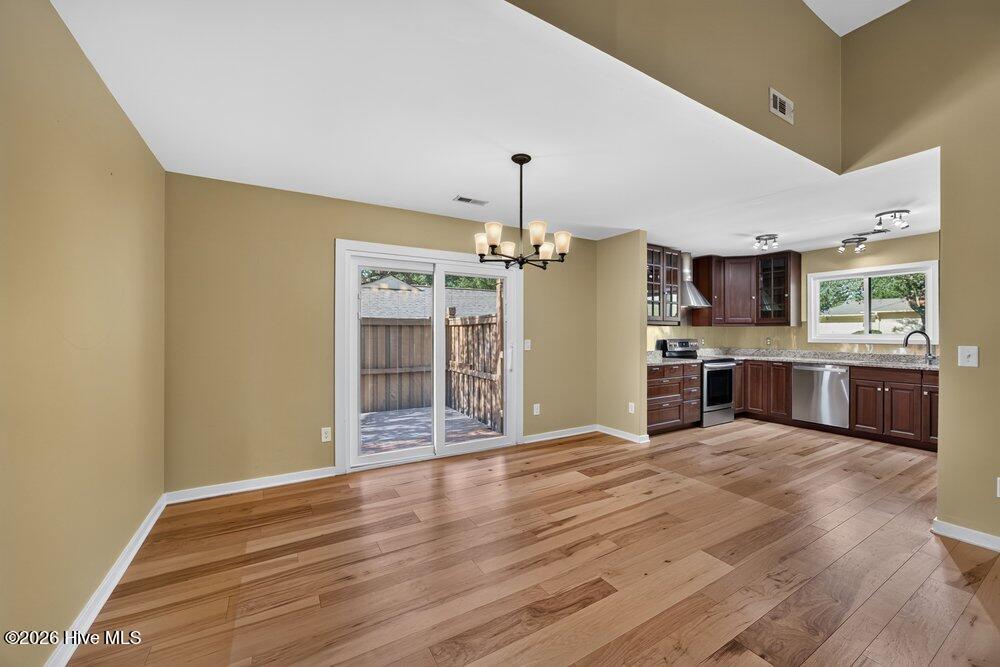 1009 Bay Creek Drive Property Photo 8