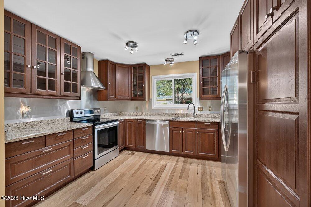 1009 Bay Creek Drive Property Photo 10