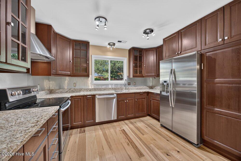 1009 Bay Creek Drive Property Photo 11