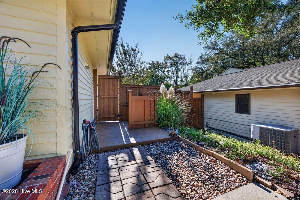 1009 Bay Creek Drive Property Photo 32