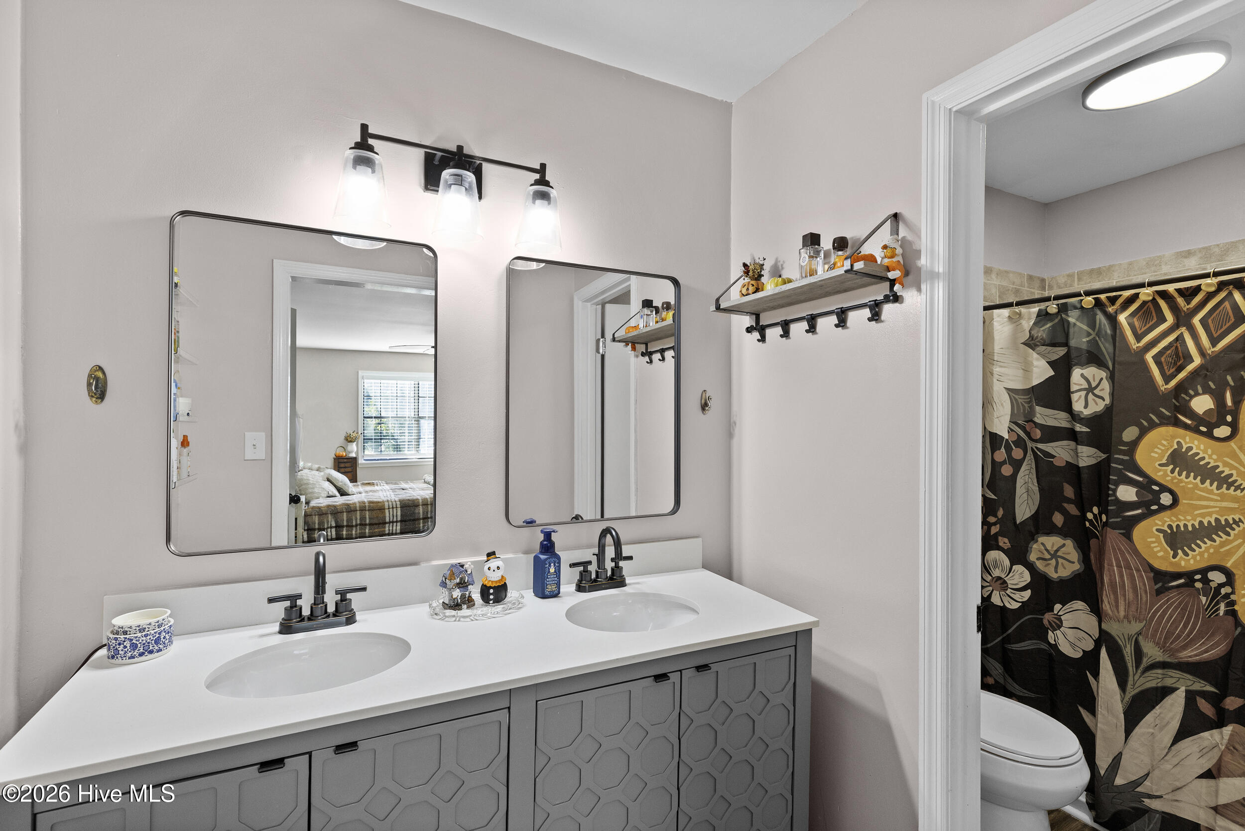 4109 Clinton Way E Property Photo 17