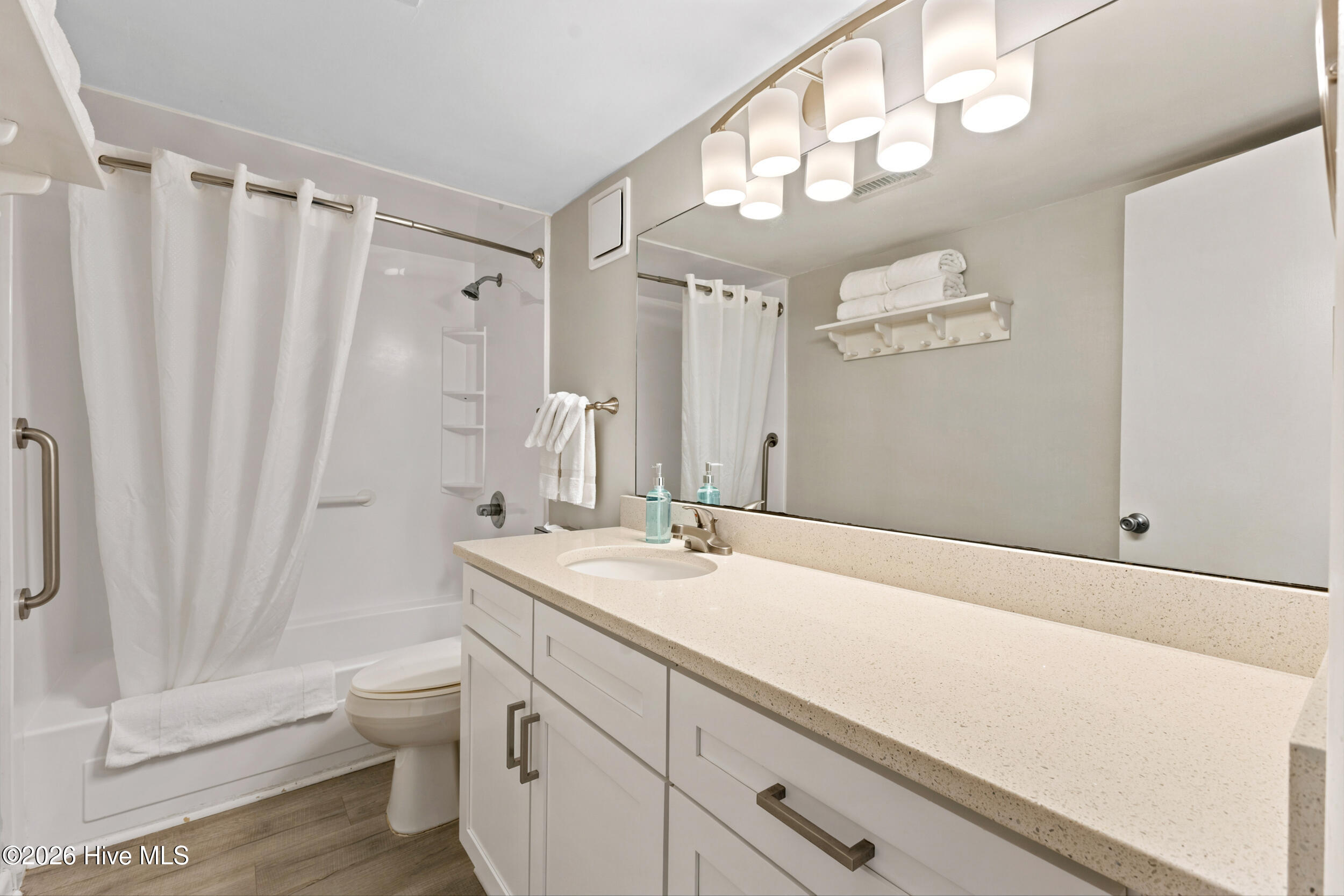 104 S Lumina Avenue S 203 Property Photo 11