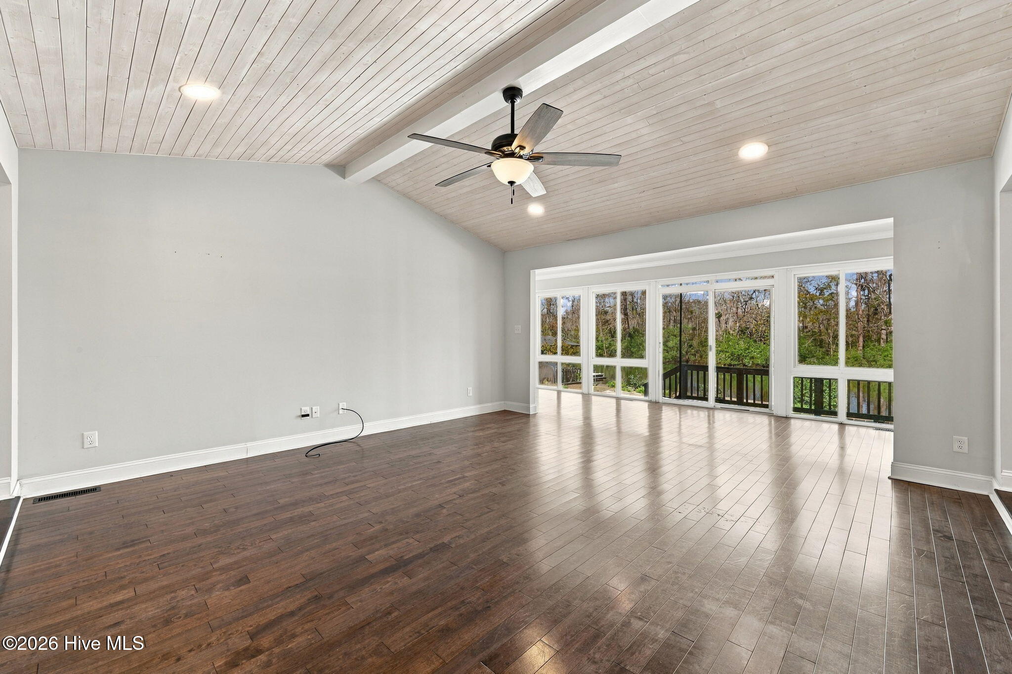 103 Lantern Lane Property Photo 7