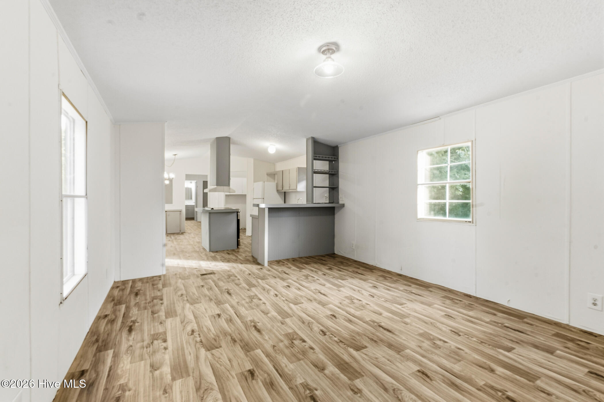 1216 Roberdel Road Property Photo 5
