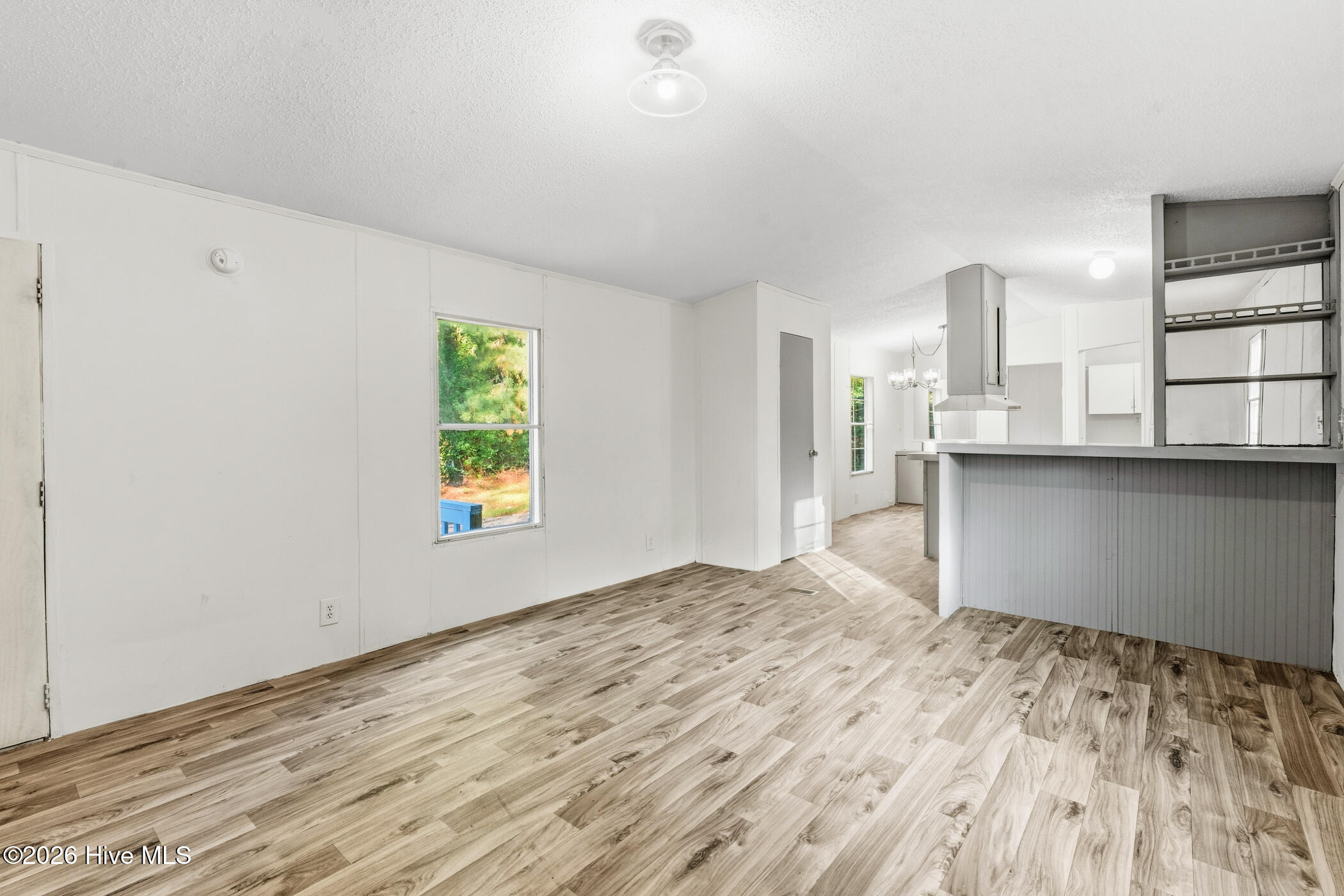 1216 Roberdel Road Property Photo 6