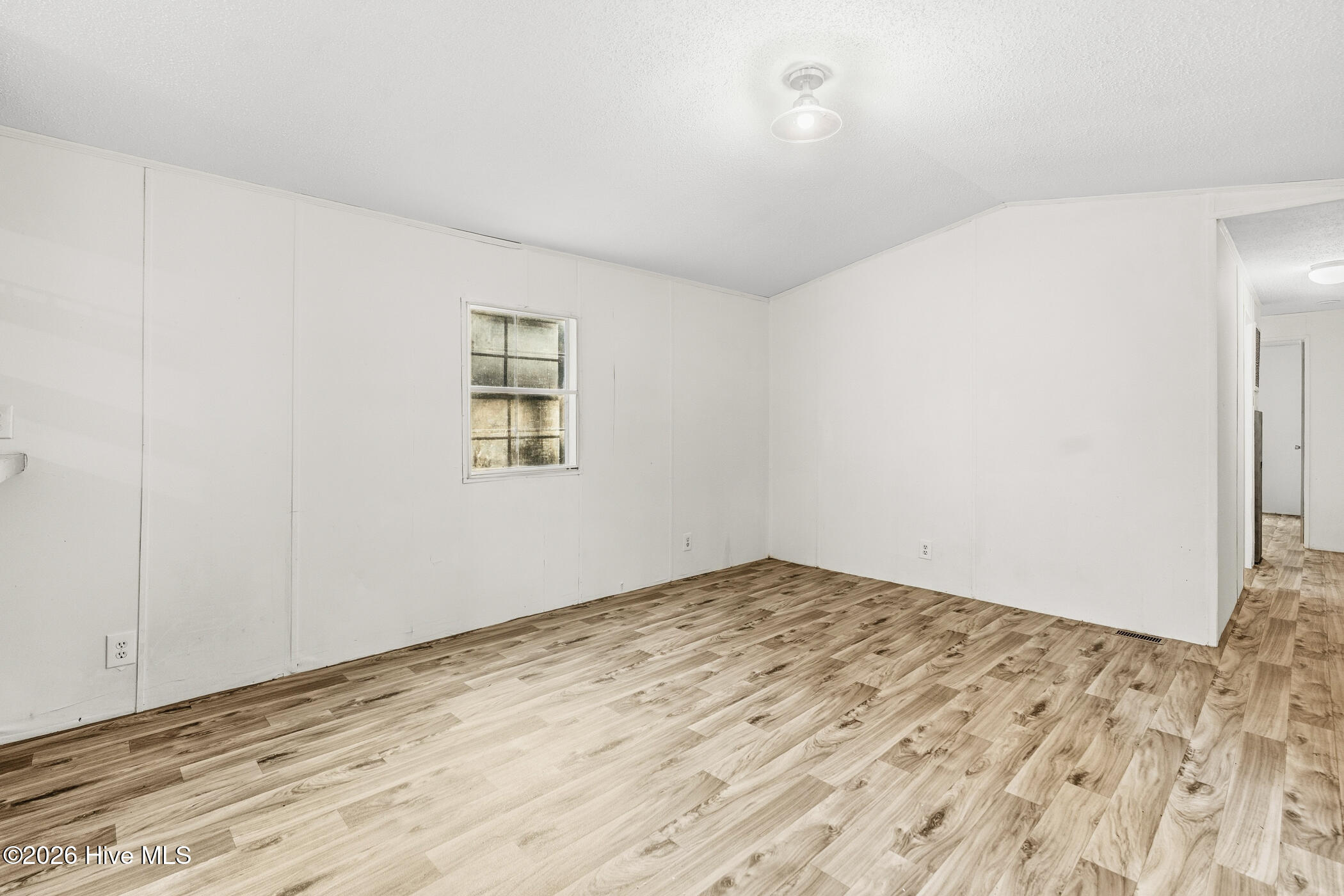 1216 Roberdel Road Property Photo 7