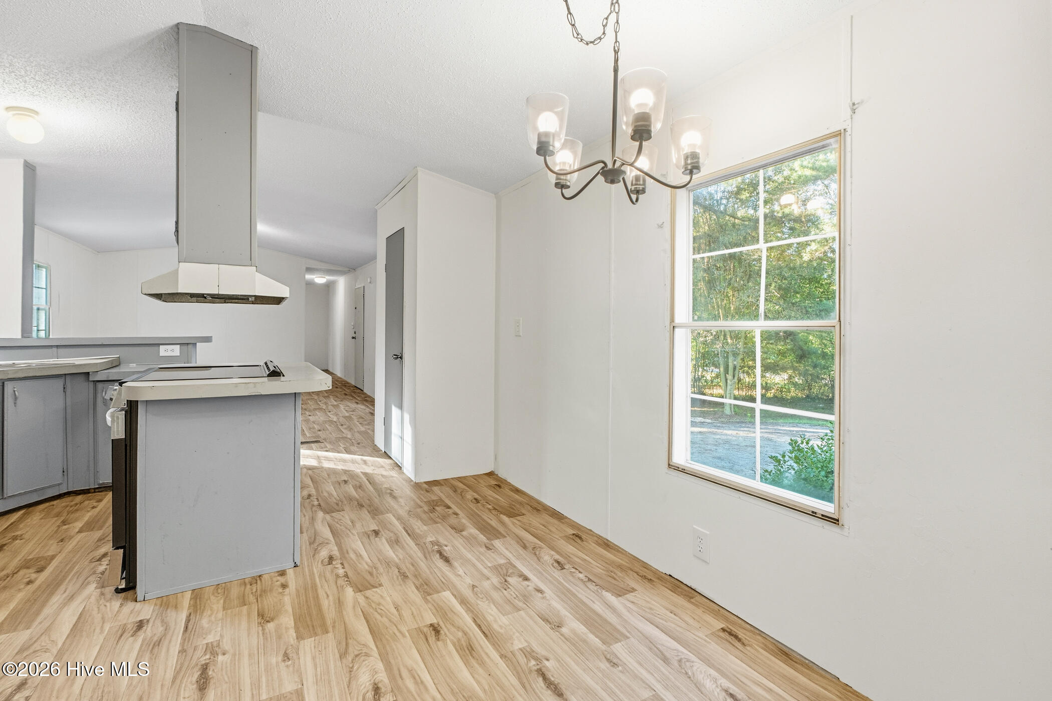 1216 Roberdel Road Property Photo 10