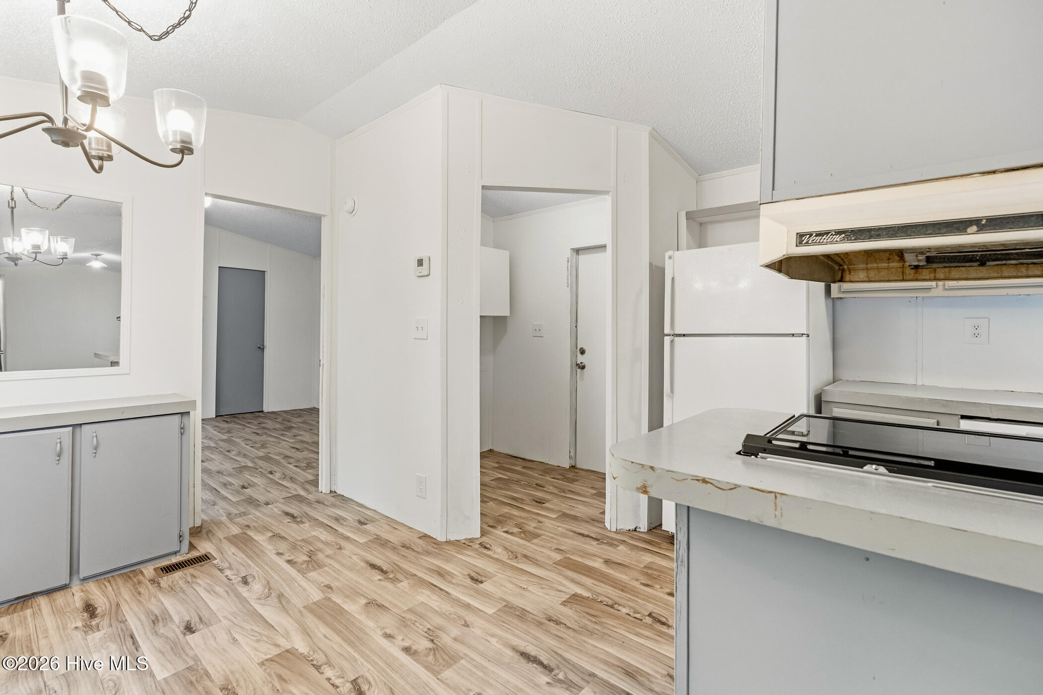1216 Roberdel Road Property Photo 11