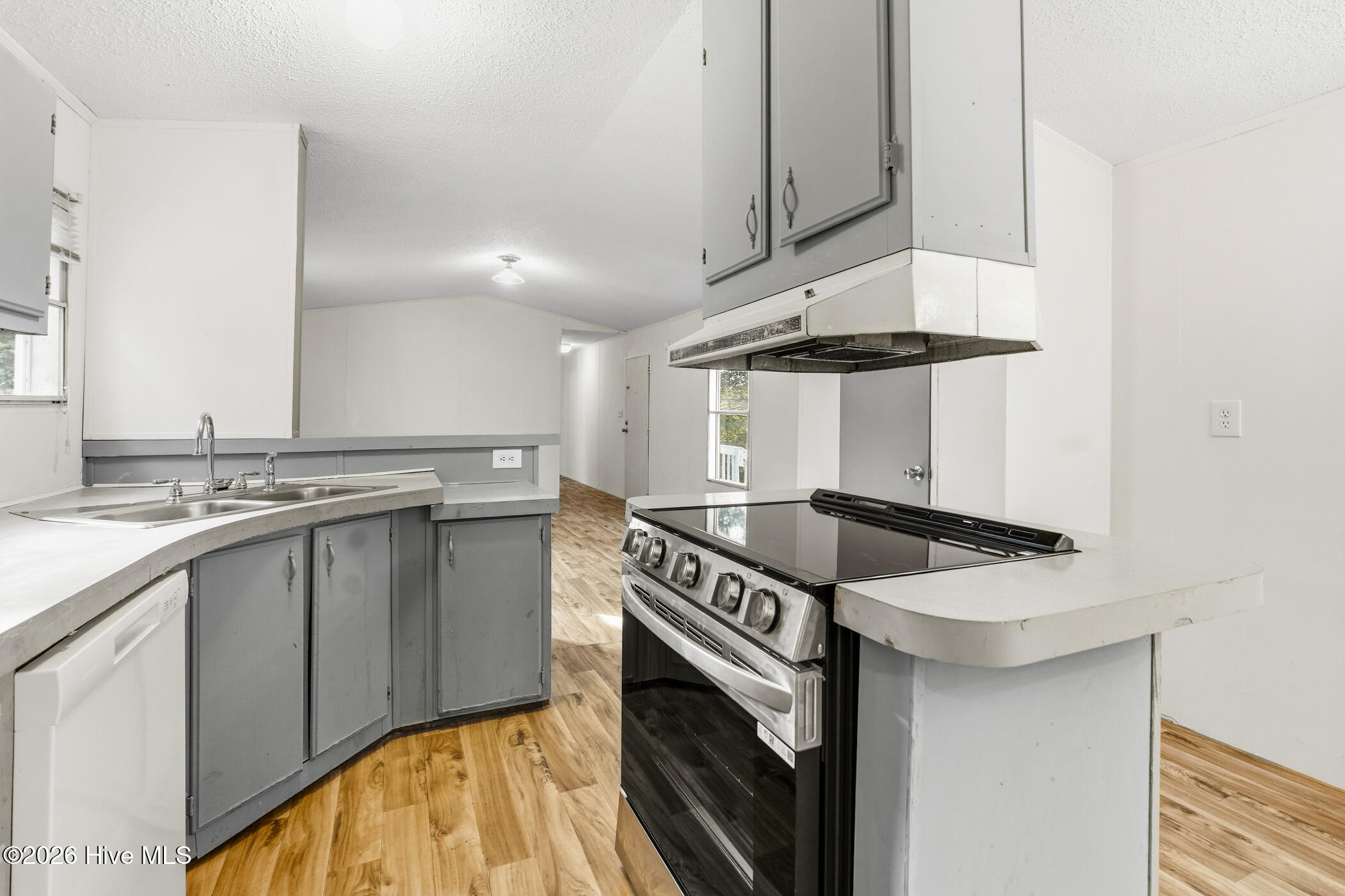 1216 Roberdel Road Property Photo 13