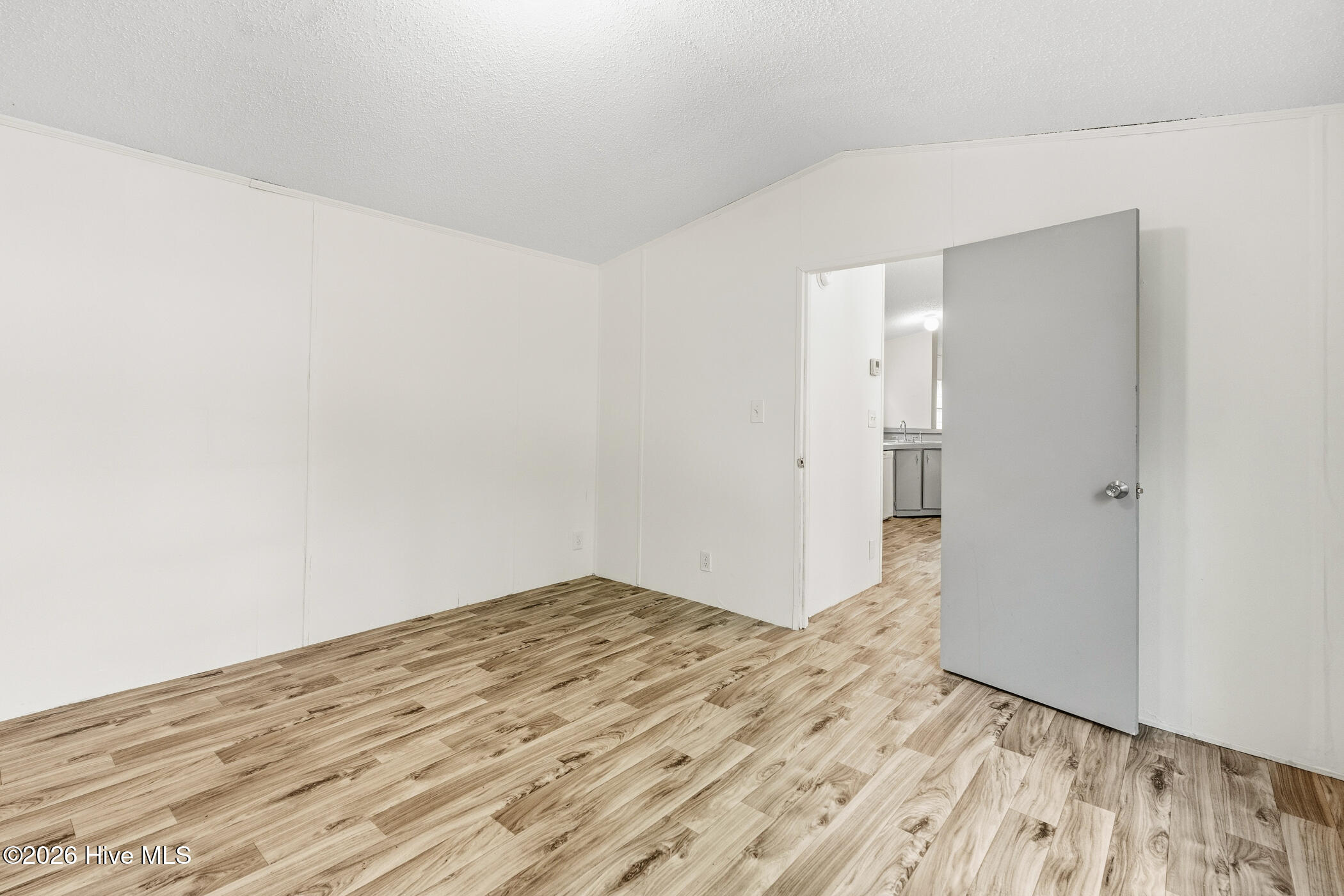 1216 Roberdel Road Property Photo 15