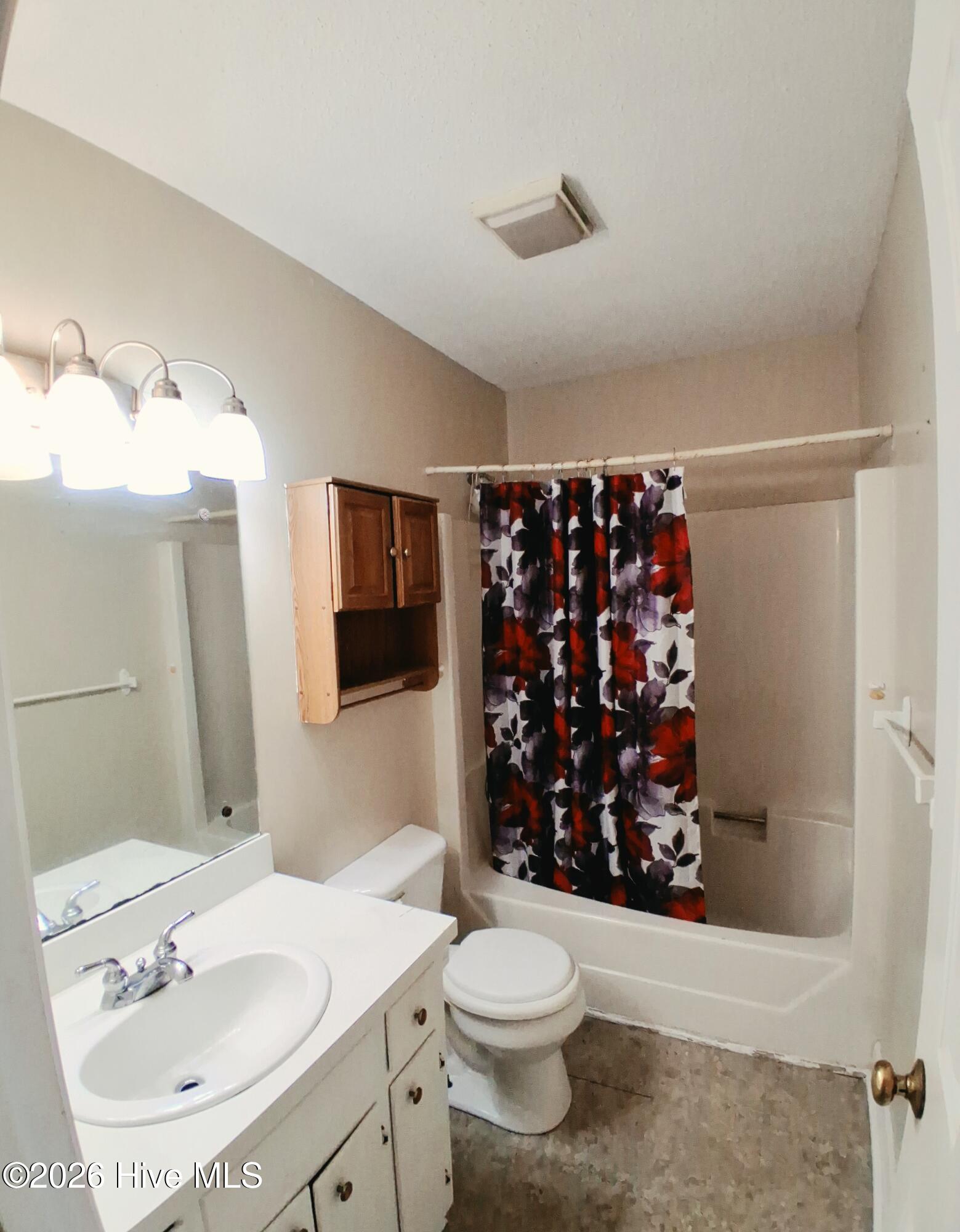 3206 Fieldstream Drive N Property Photo 5