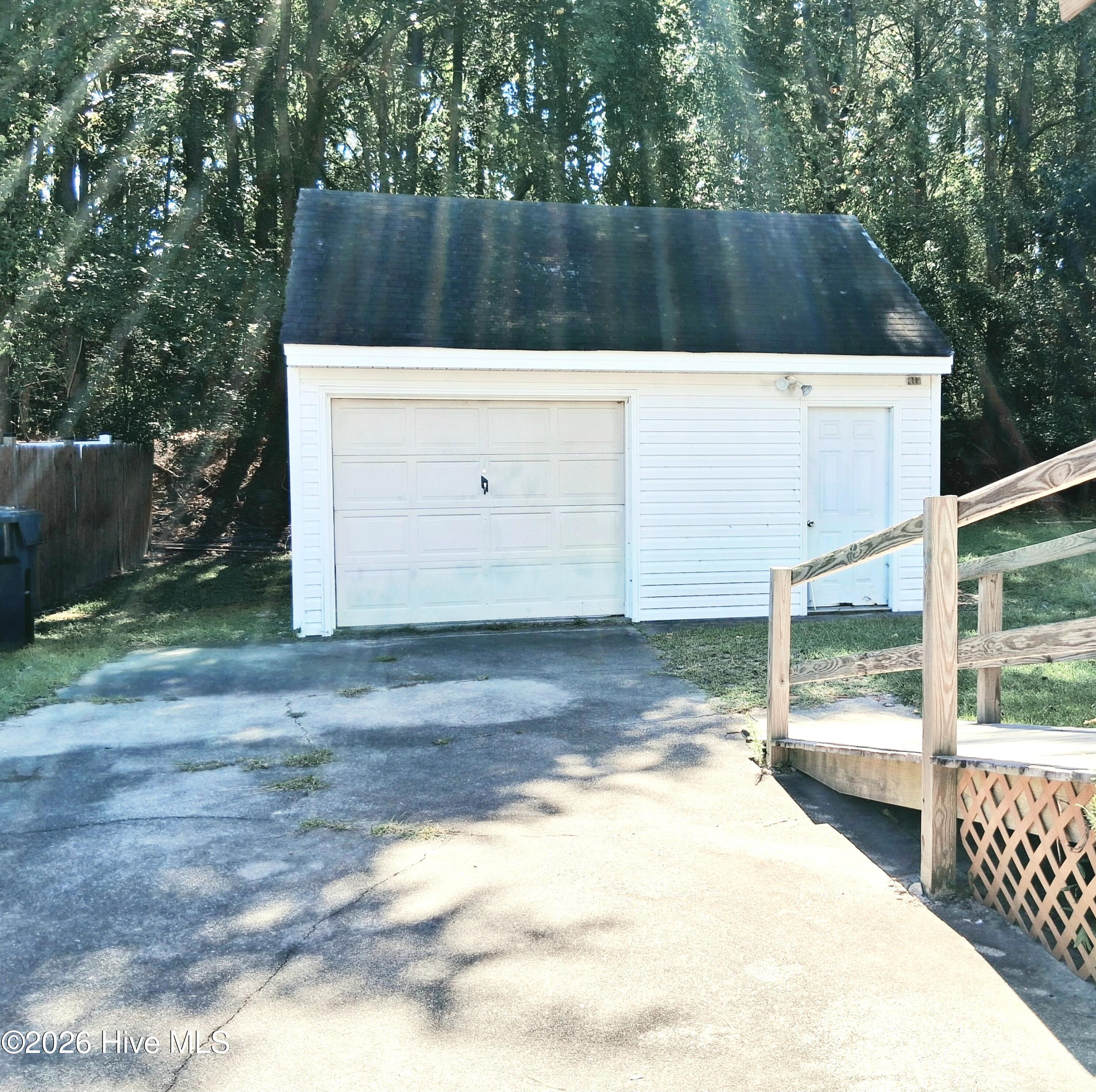 3206 Fieldstream Drive N Property Photo 10