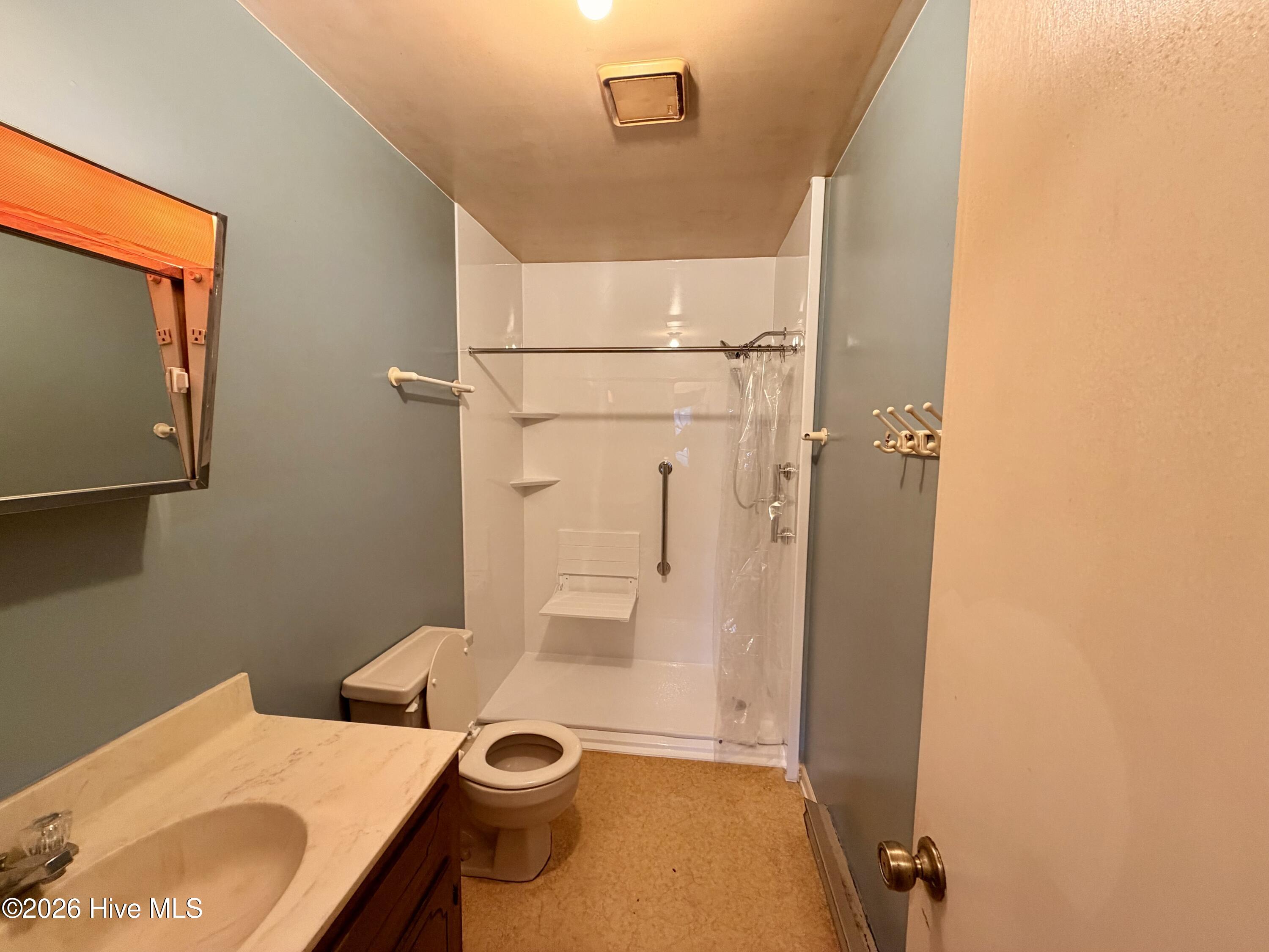 670 New Hope Road Property Photo 5