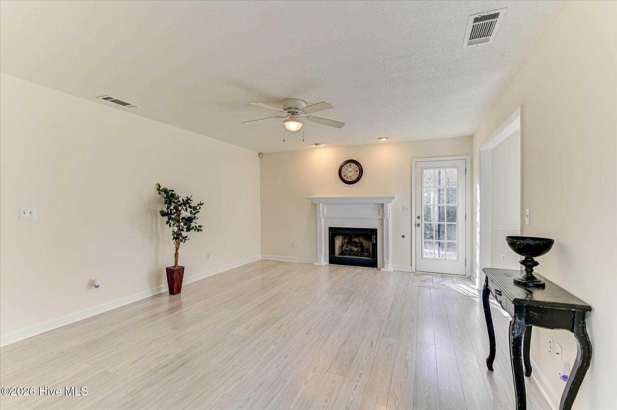 5291 Silver Fox Way Property Photo 5