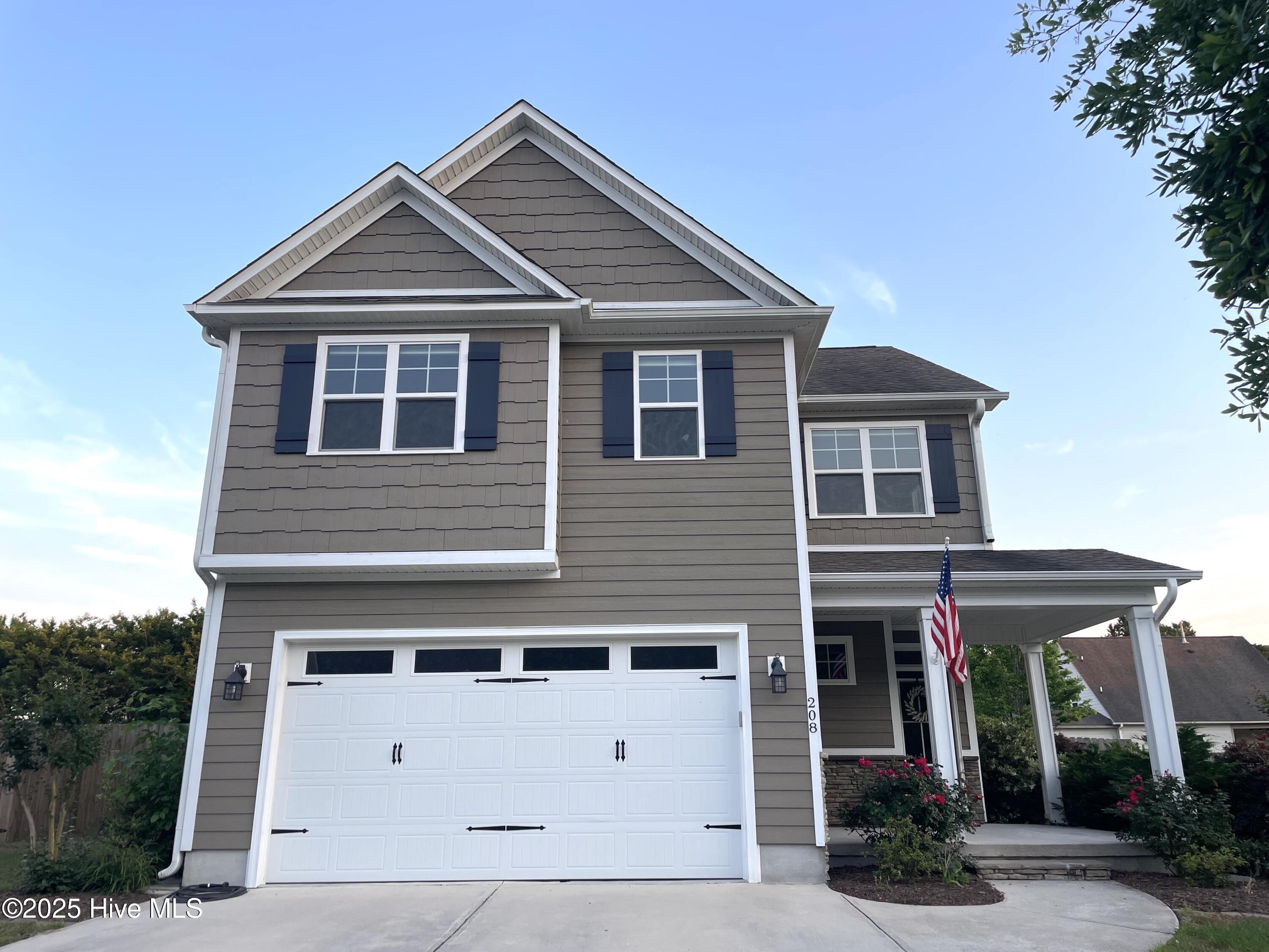 208 Abaco Drive W Property Photo 1