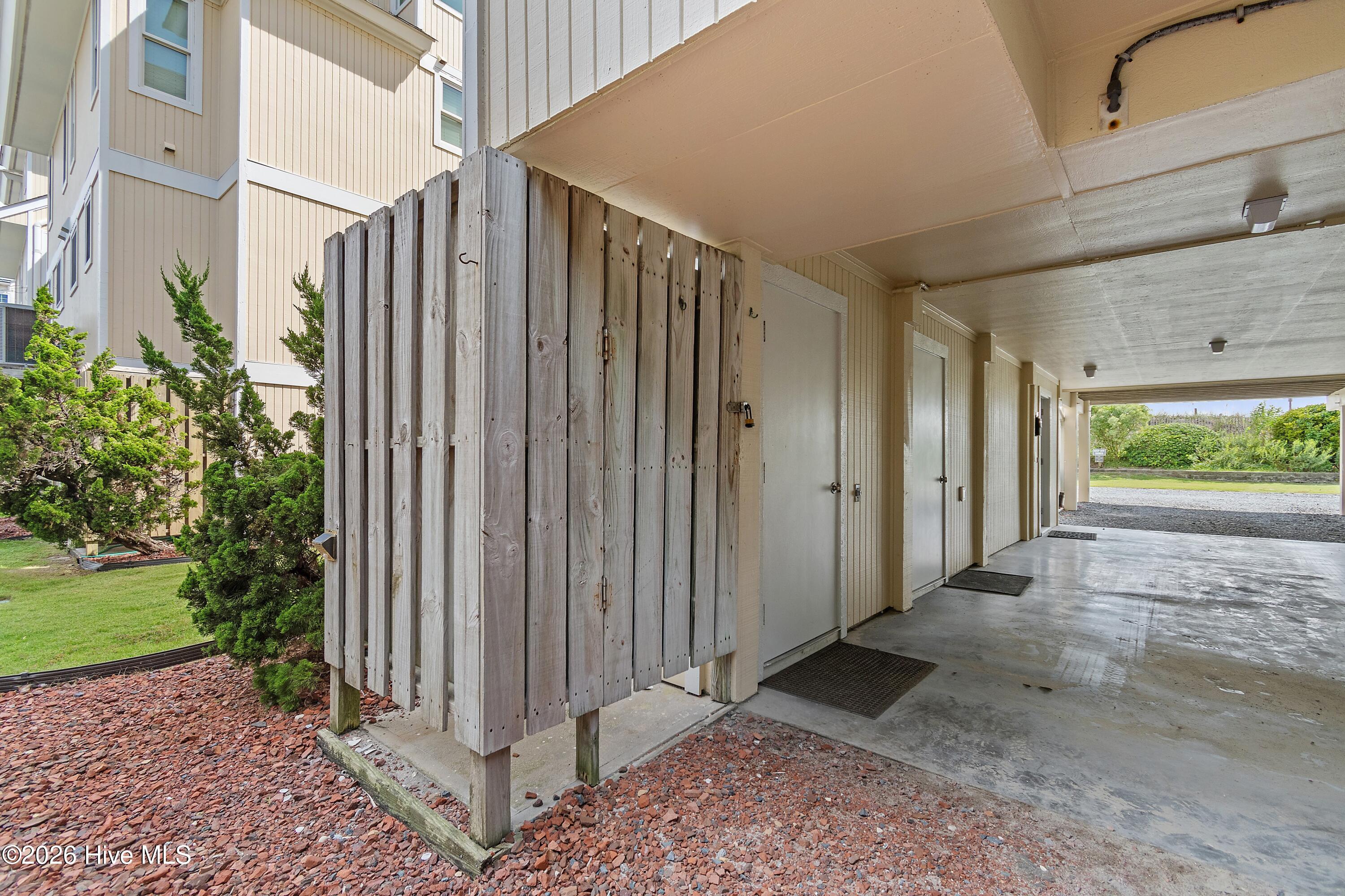 20 E Columbia Street A Property Photo 8