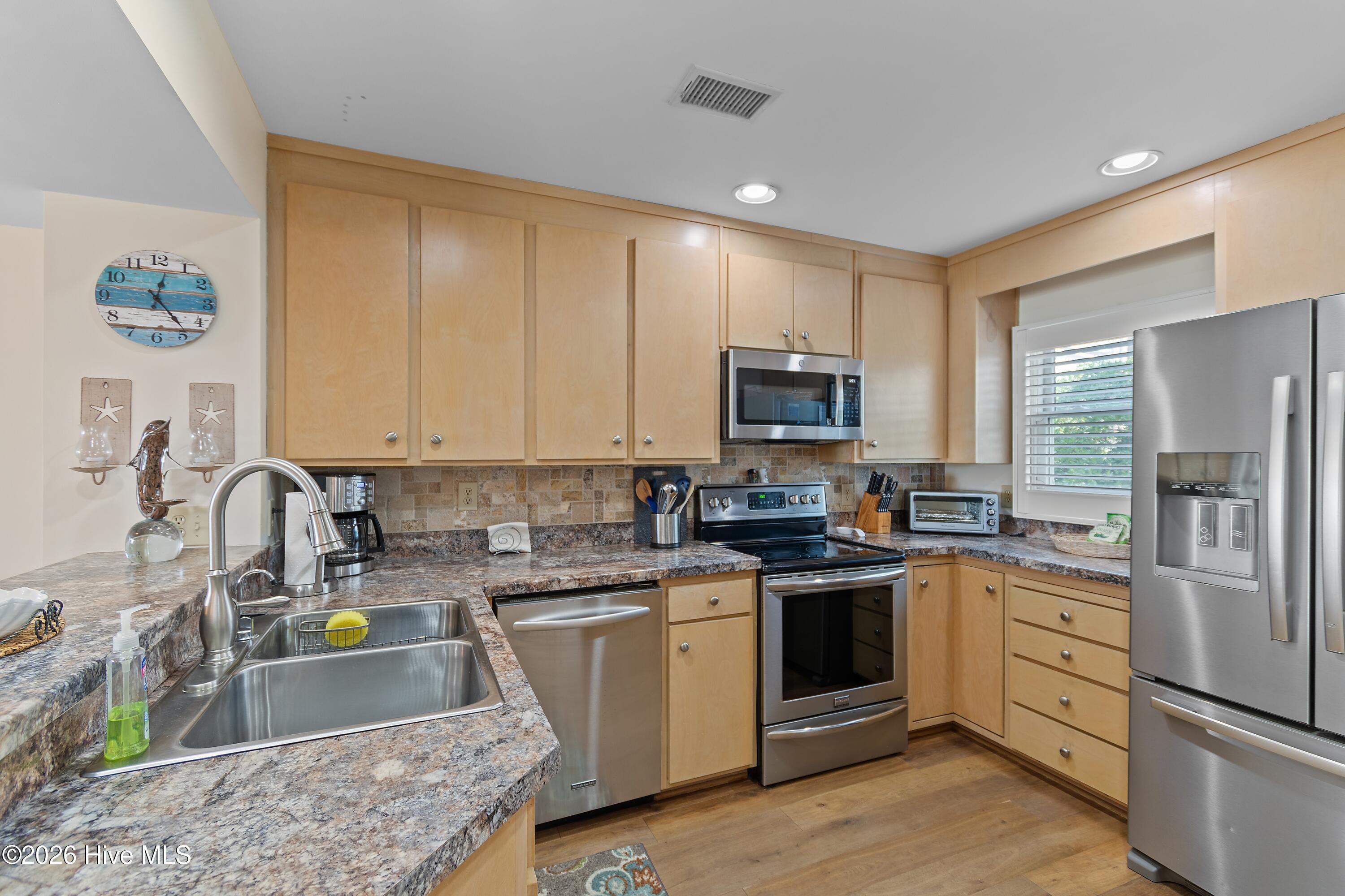 20 E Columbia Street A Property Photo 12