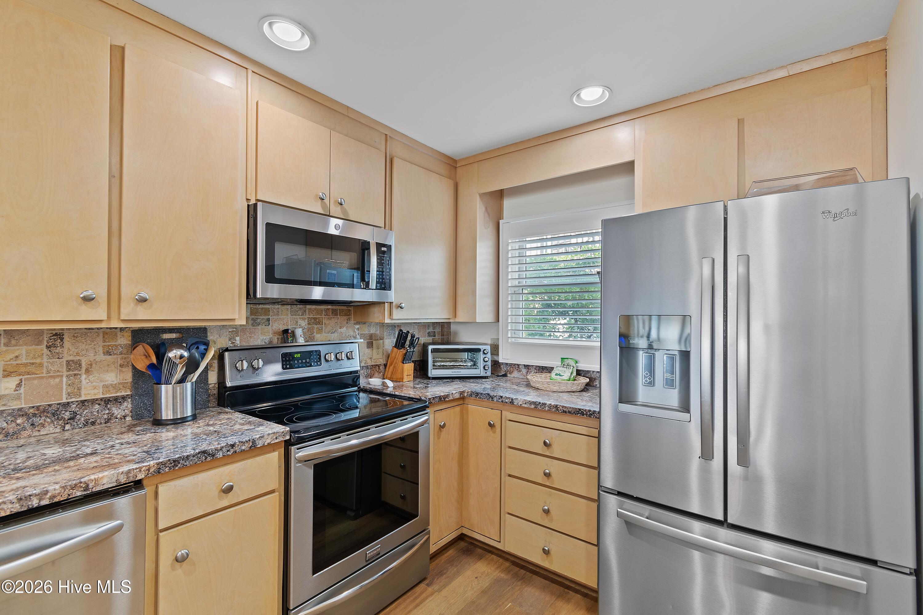 20 E Columbia Street A Property Photo 14
