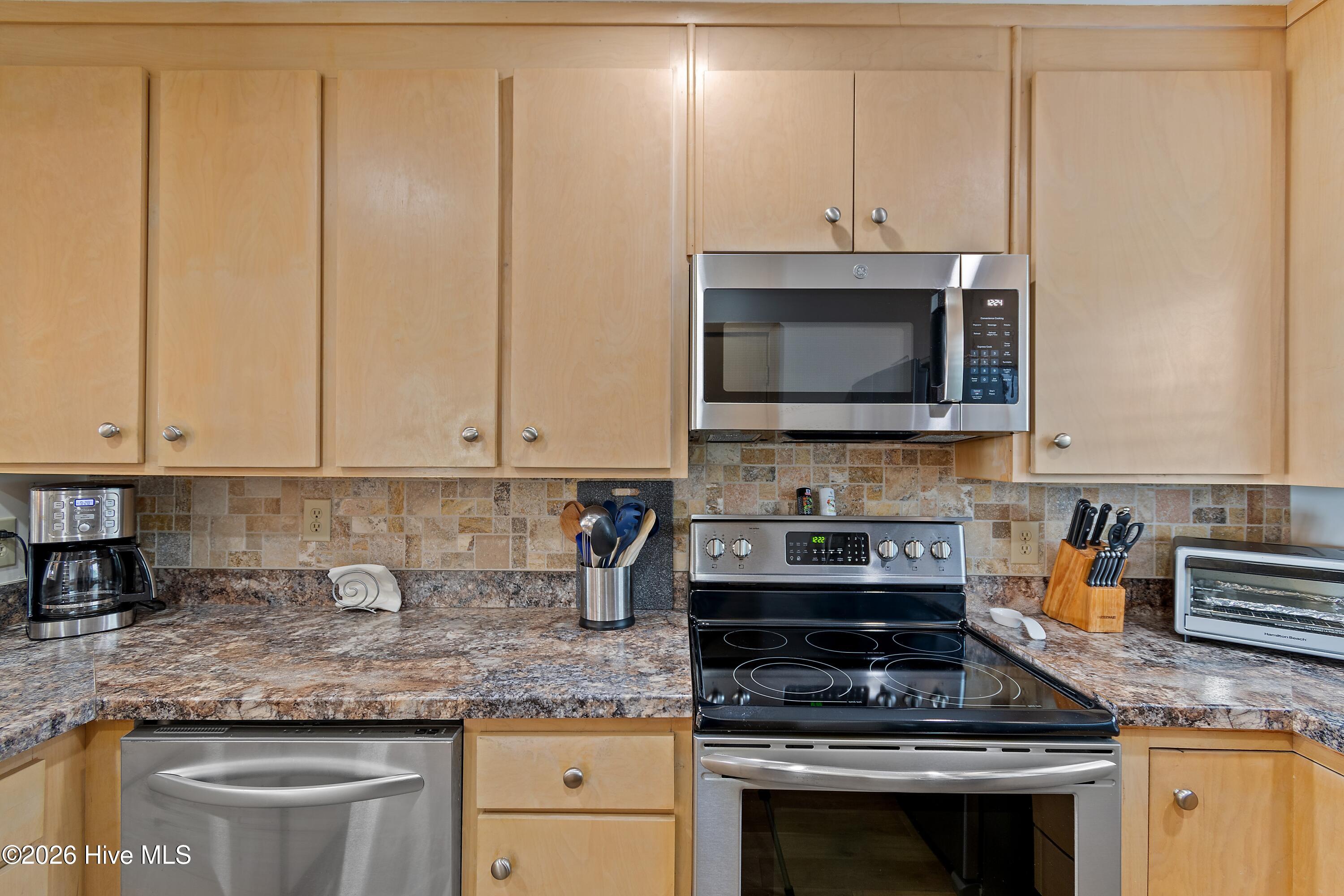 20 E Columbia Street A Property Photo 15