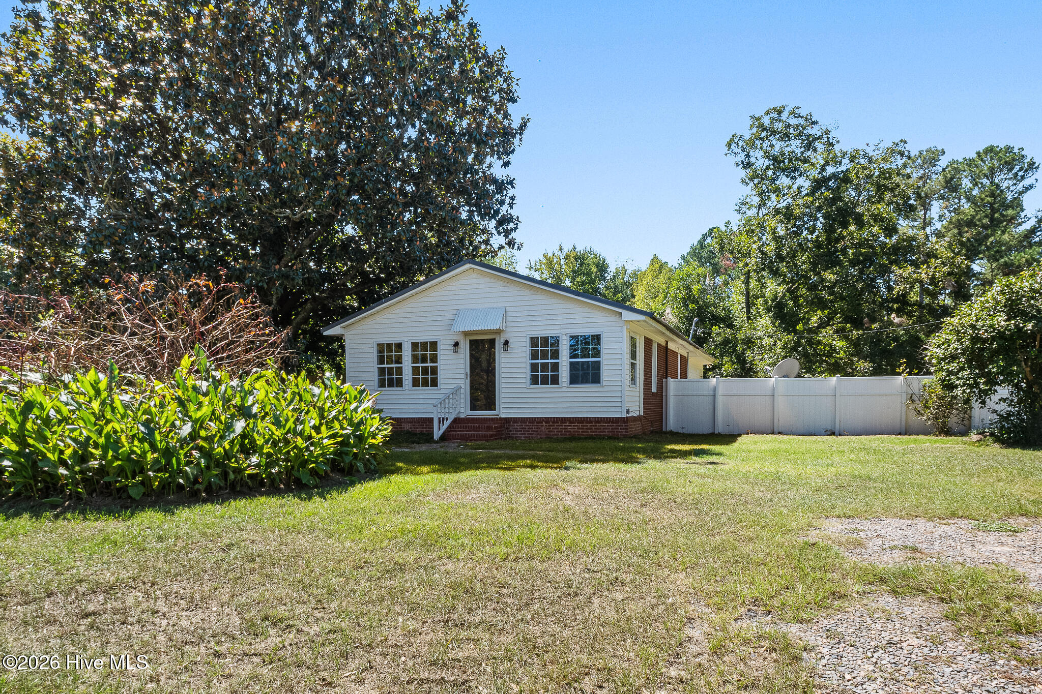 608 Woodyard Road Property Photo 4