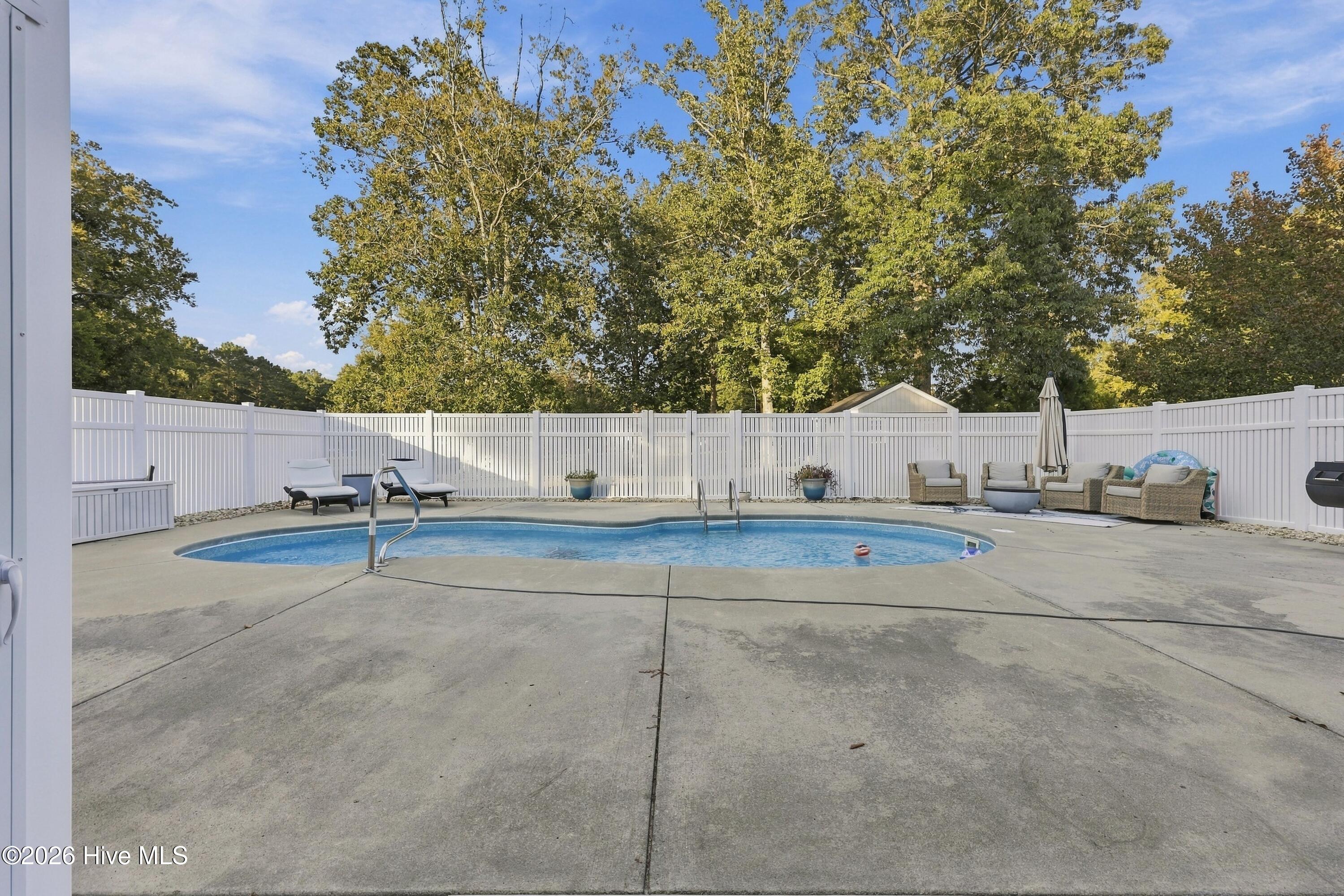 101 E Robin Court Property Photo 34